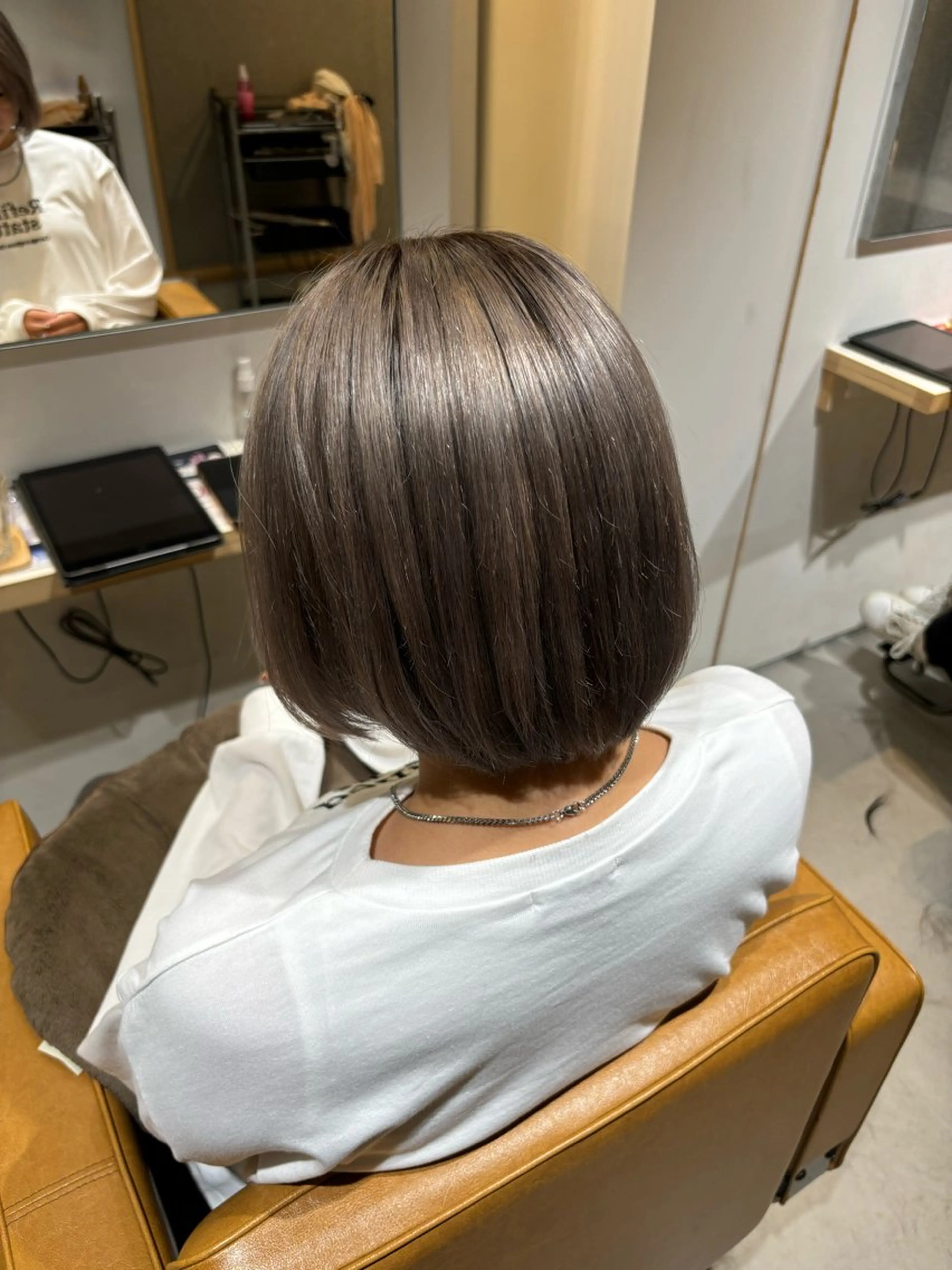 ショート カラー 艶髪ブリーチ/レイヤ ー/竹本幸希のヘアスタイル