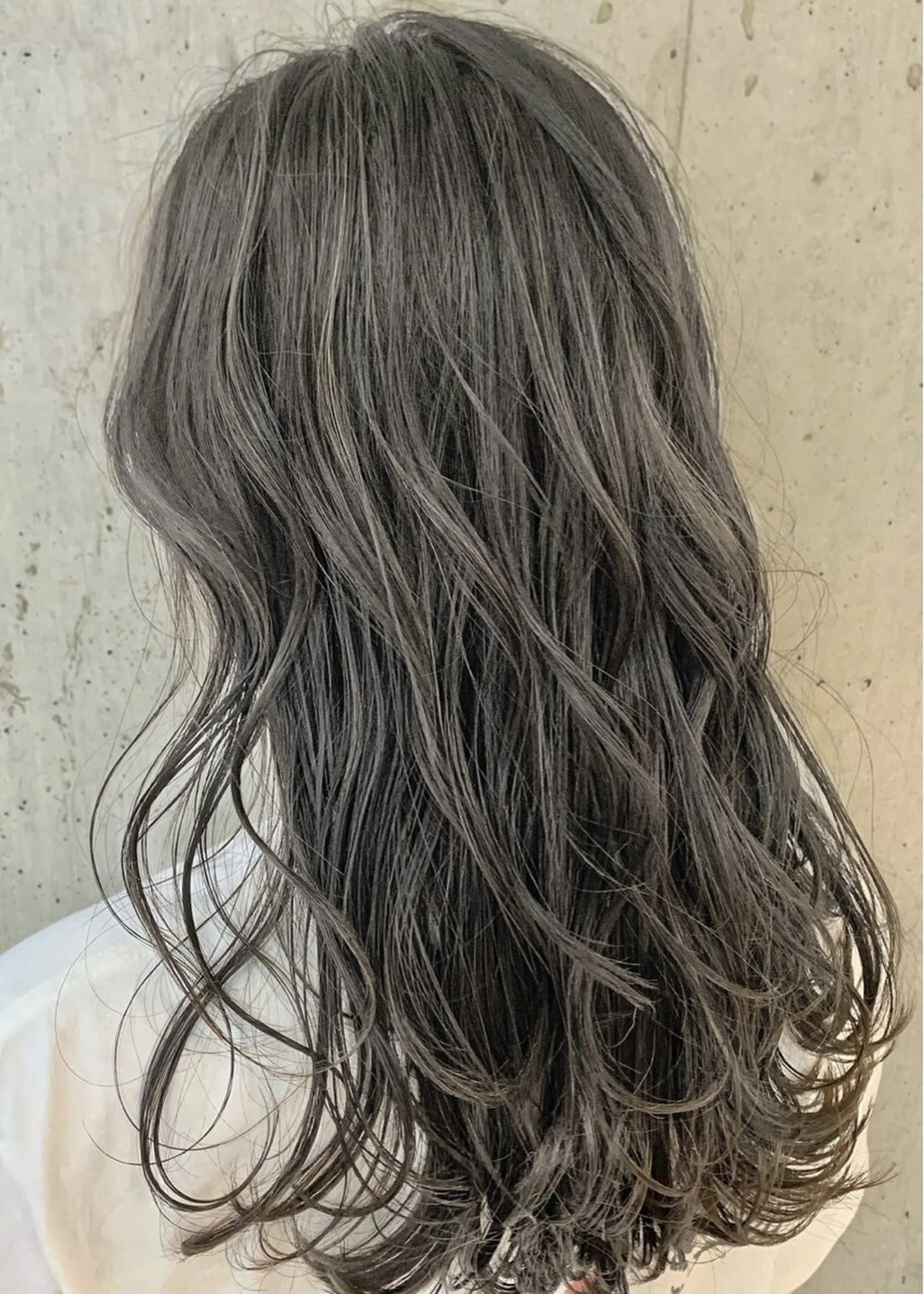 ロング カット ヘアカラー トリートメント hoNua. 栄/透明感カラーのヘアスタイル