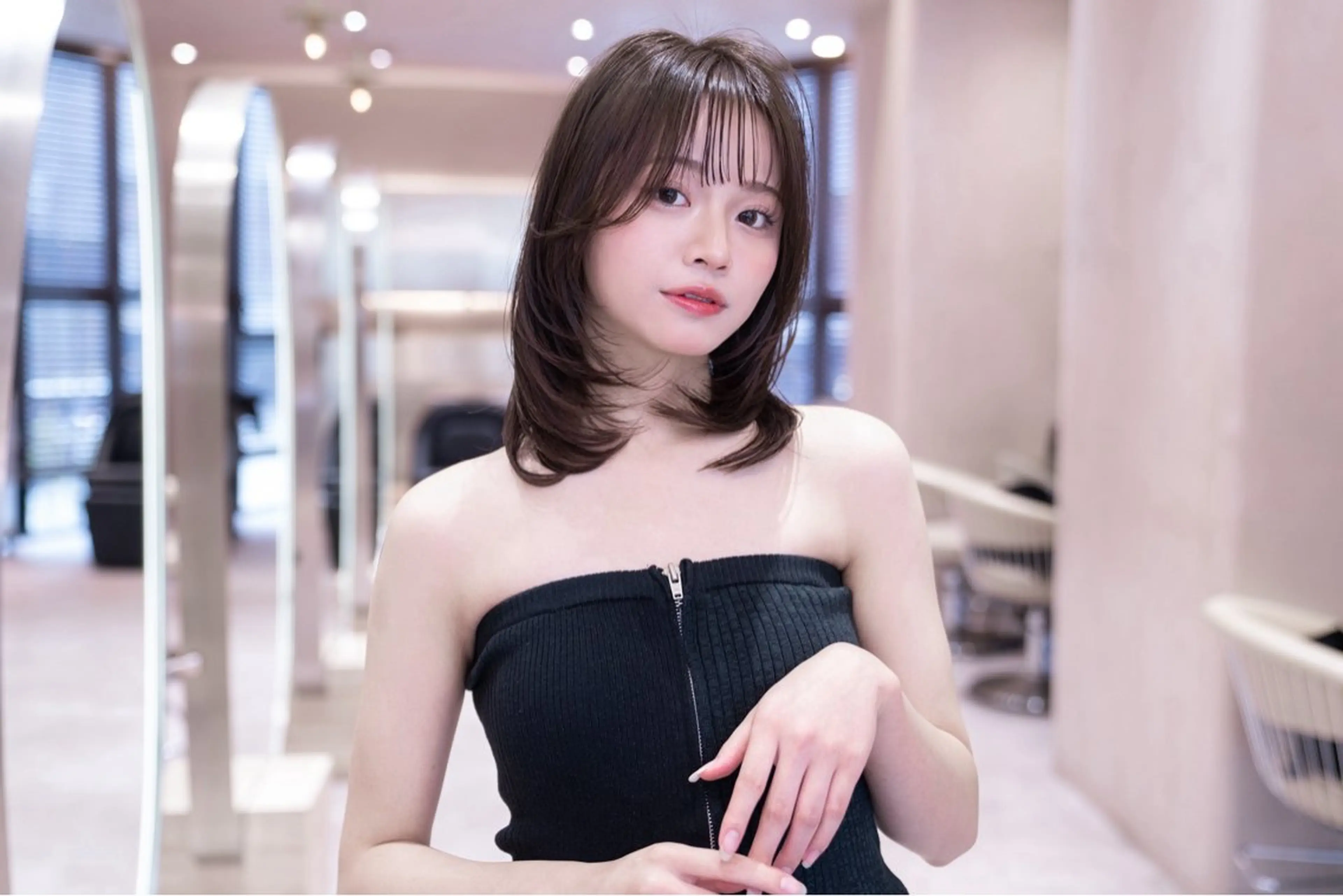 セミロング カラー 韓国風ヘア レイヤーカット 小顔カット 新宿/透明感カラー くびれヘア/SAYAのヘアスタイル