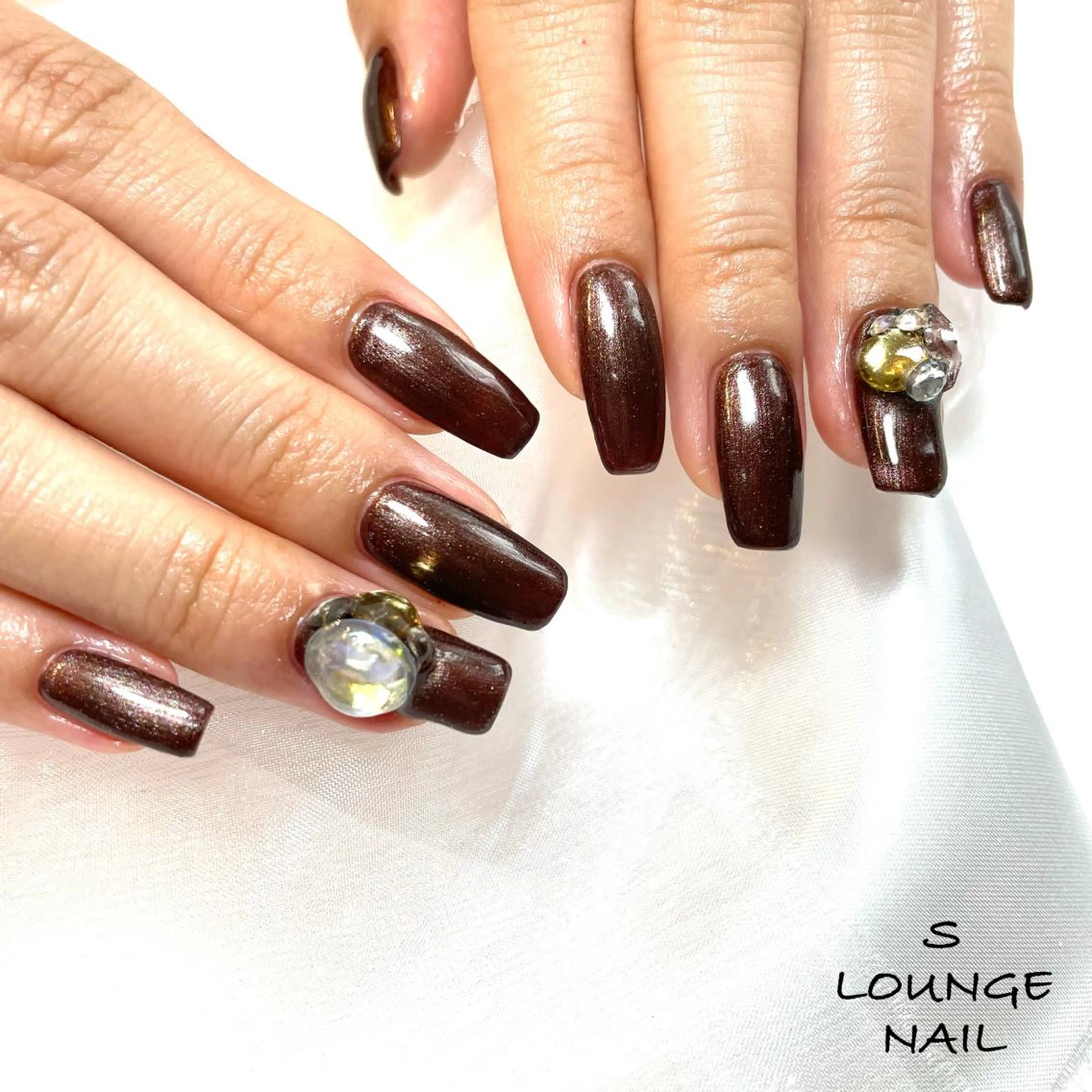 ネイル ストーンネイル ハンドネイル フットネイル S LOUNGE NAIL所属・パーツたくさん🍓 SUMIのネイルデザイン