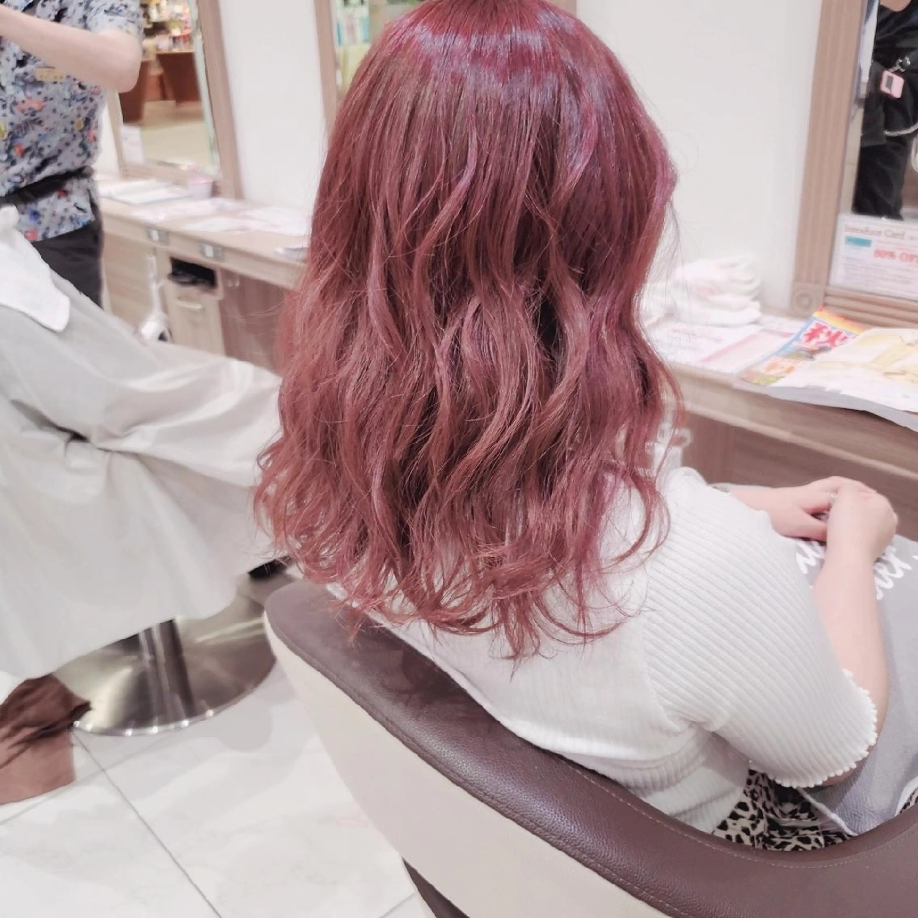 セミロング カラー ブリーチ ピンクカラー バイオレットカラー 中村 和貴のヘアスタイル