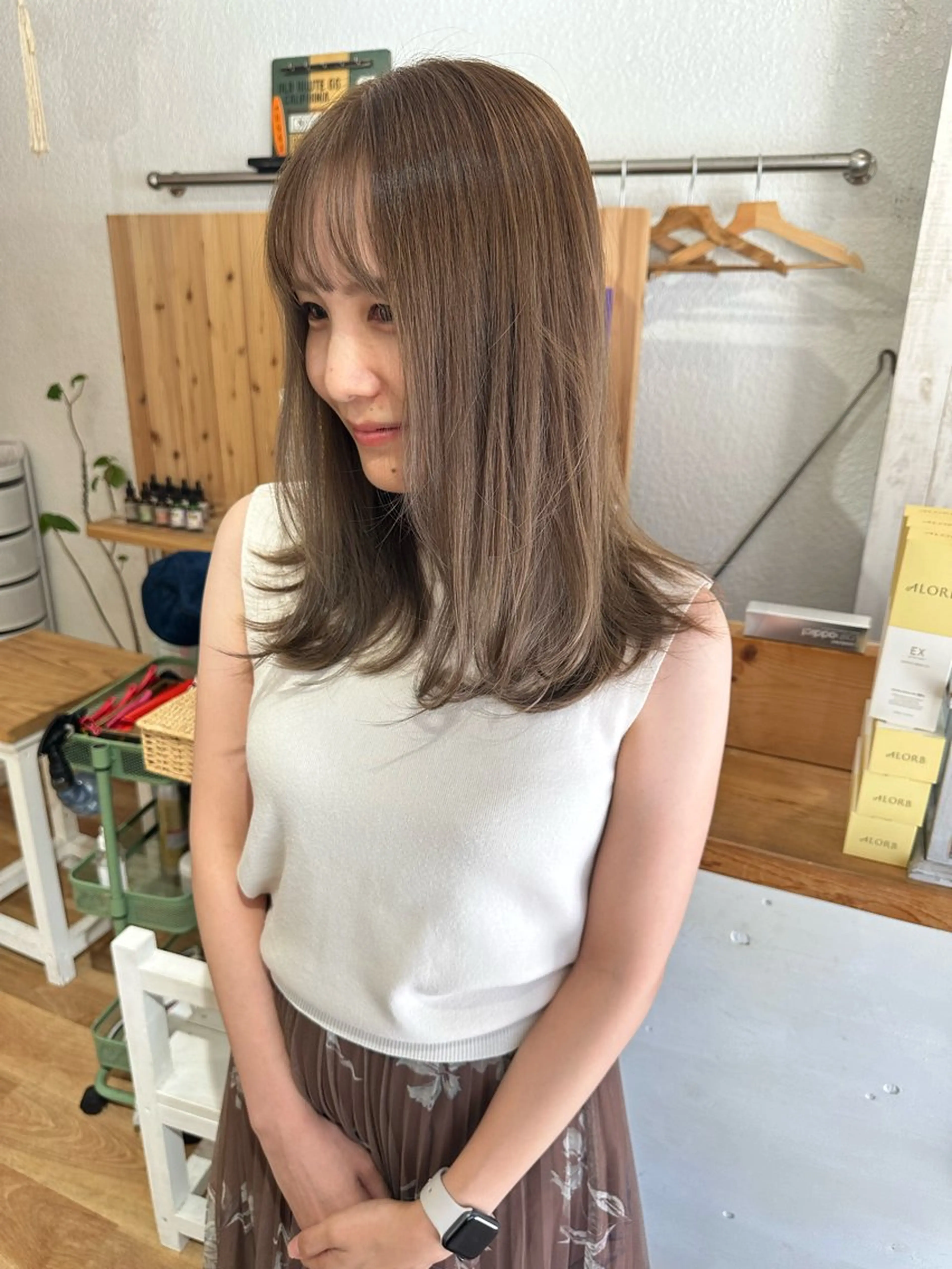 ミニモ限定垢抜け透明感カラー（シャンプーブロー代込み）の写真