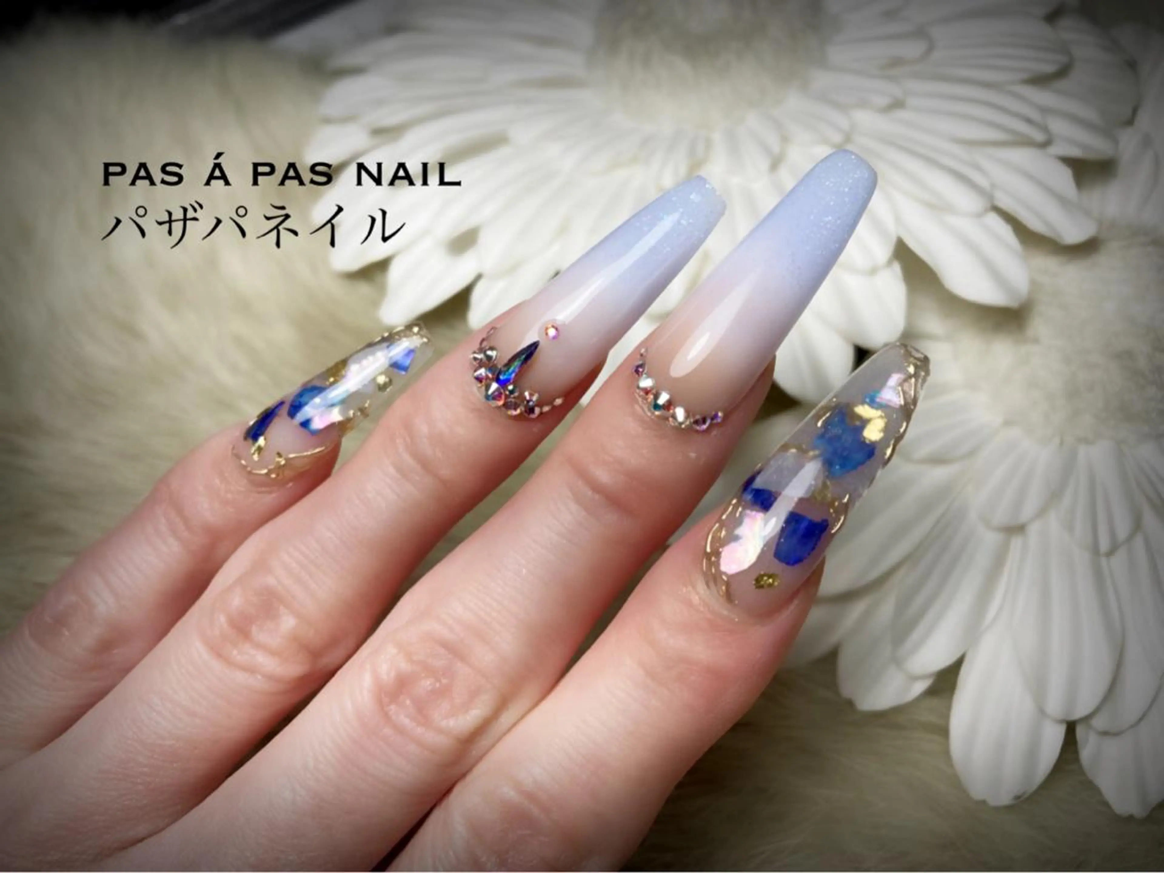ロング ネイル ハンドネイル Yakko pas á pasのネイルデザイン