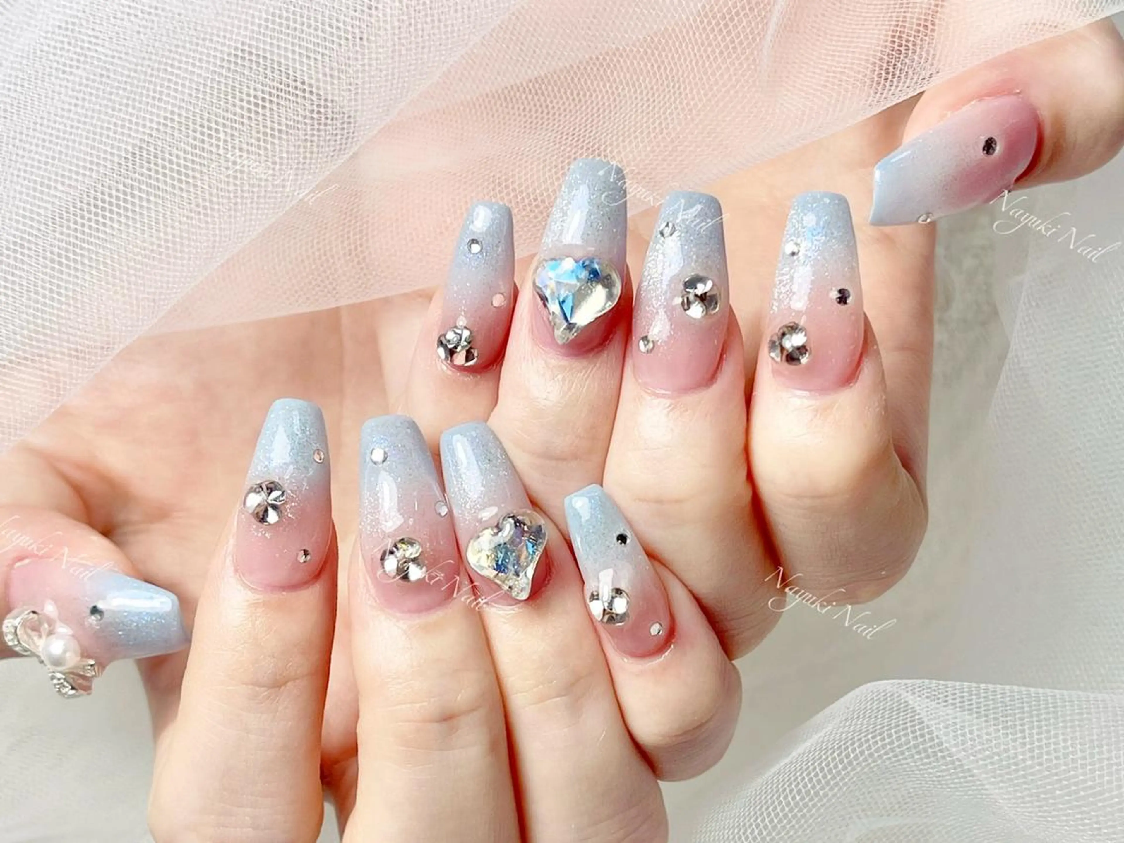 ネイル 🦋 Queenieのネイルデザイン