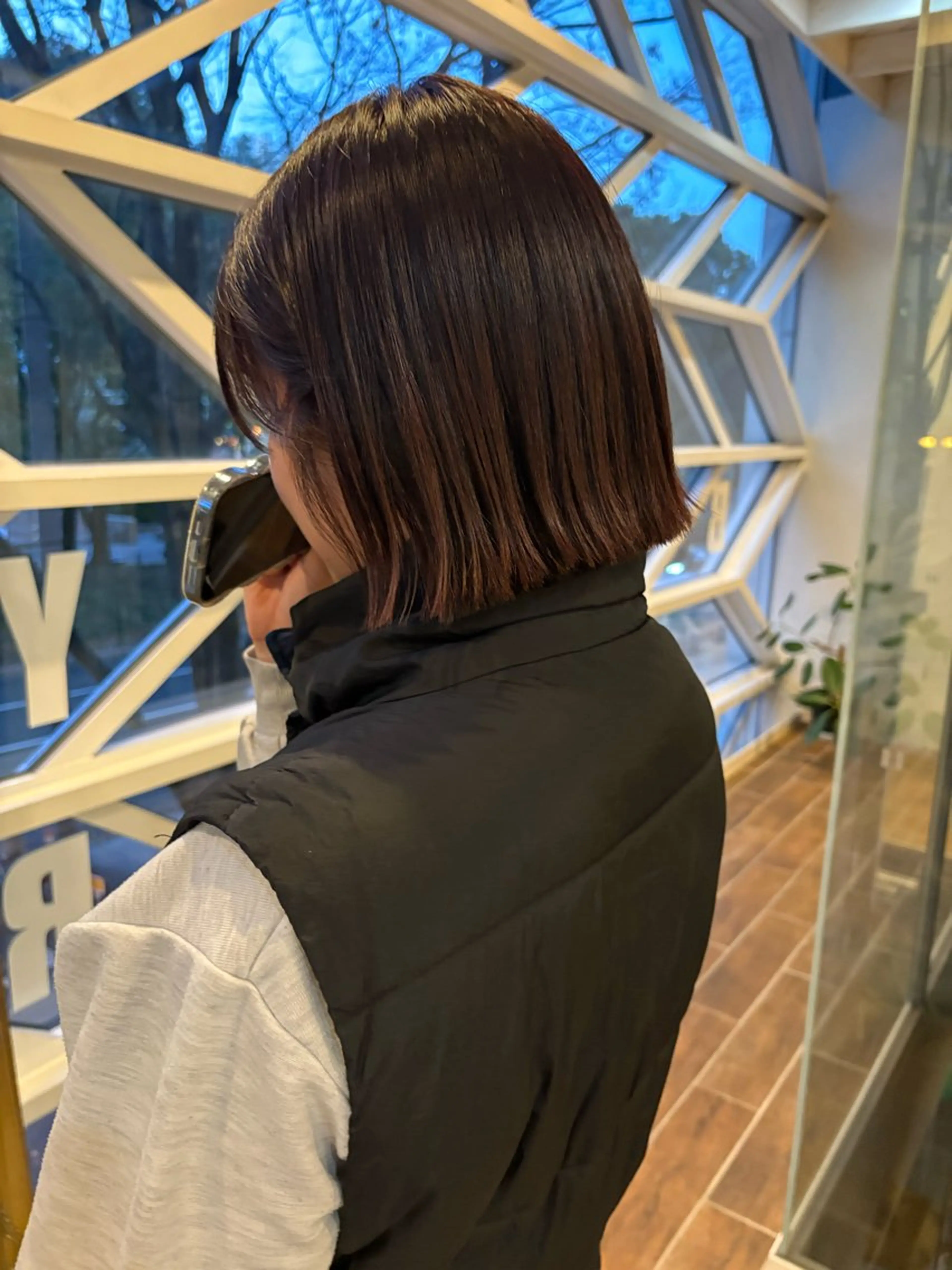 ミディアム カット ヘアカラー 縮毛矯正 松野 心音のヘアスタイル