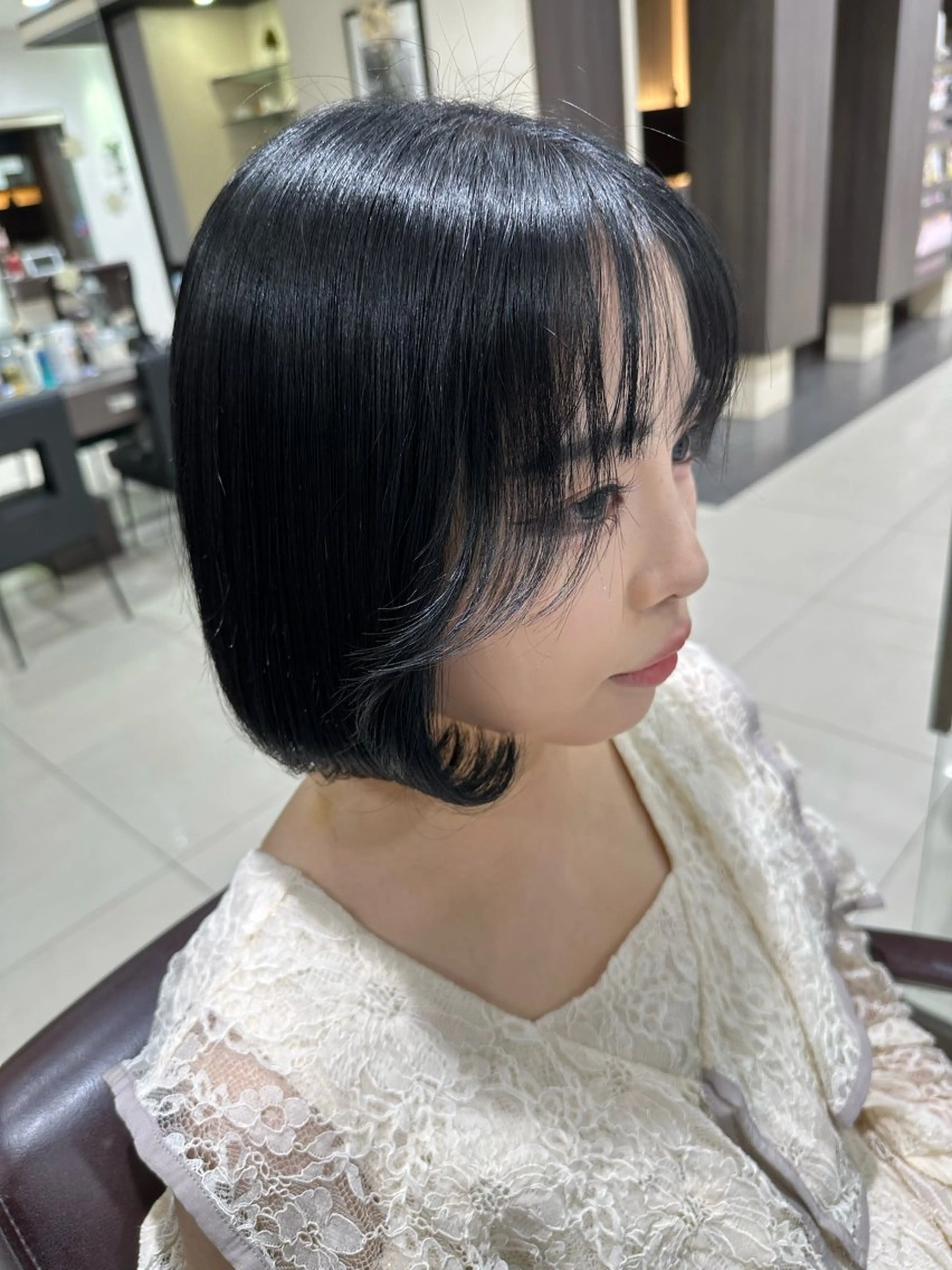 ショート ボブ 顔周りカット カット 艶カラー/縮毛矯正/ ブリーチカラー/みなのヘアスタイル