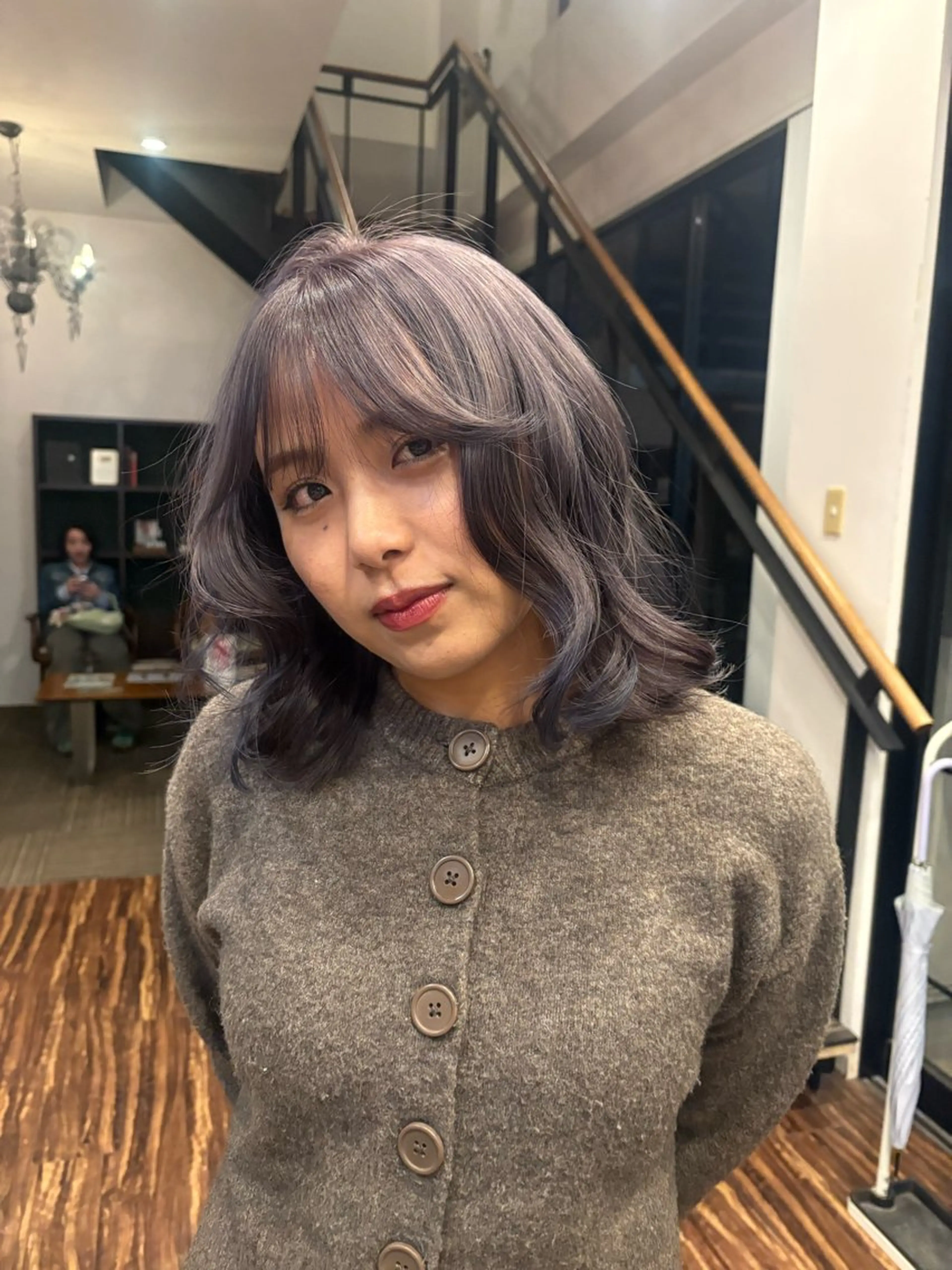 ミディアム カラー ブリーチ グレージュ ラベンダーカラー ラベンダーグレージュ ラベンダーグレー カット ヘアカラー ヤスダ ホノカのヘアスタイル