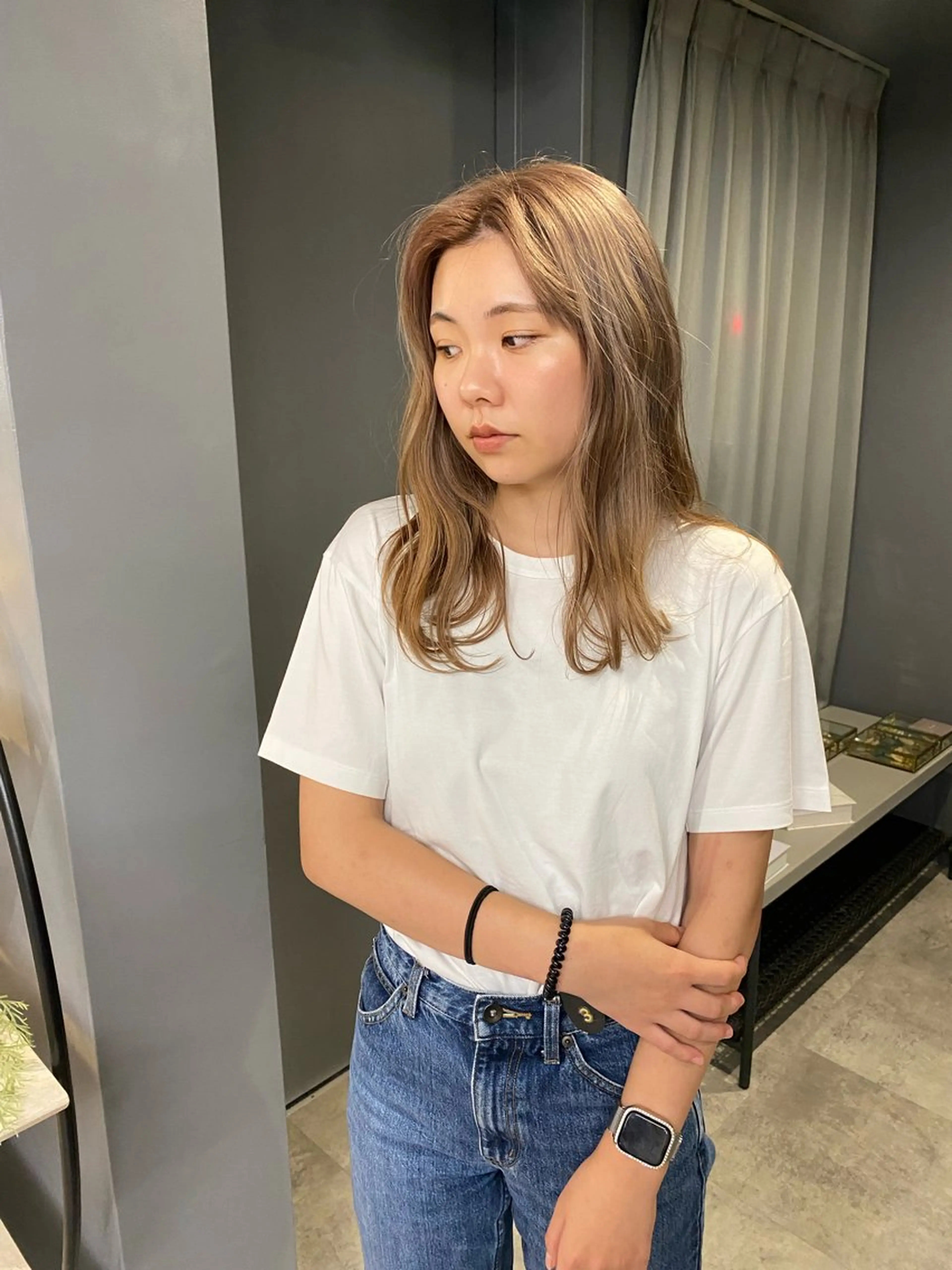 ミディアム 重里 瑠花のヘアスタイル