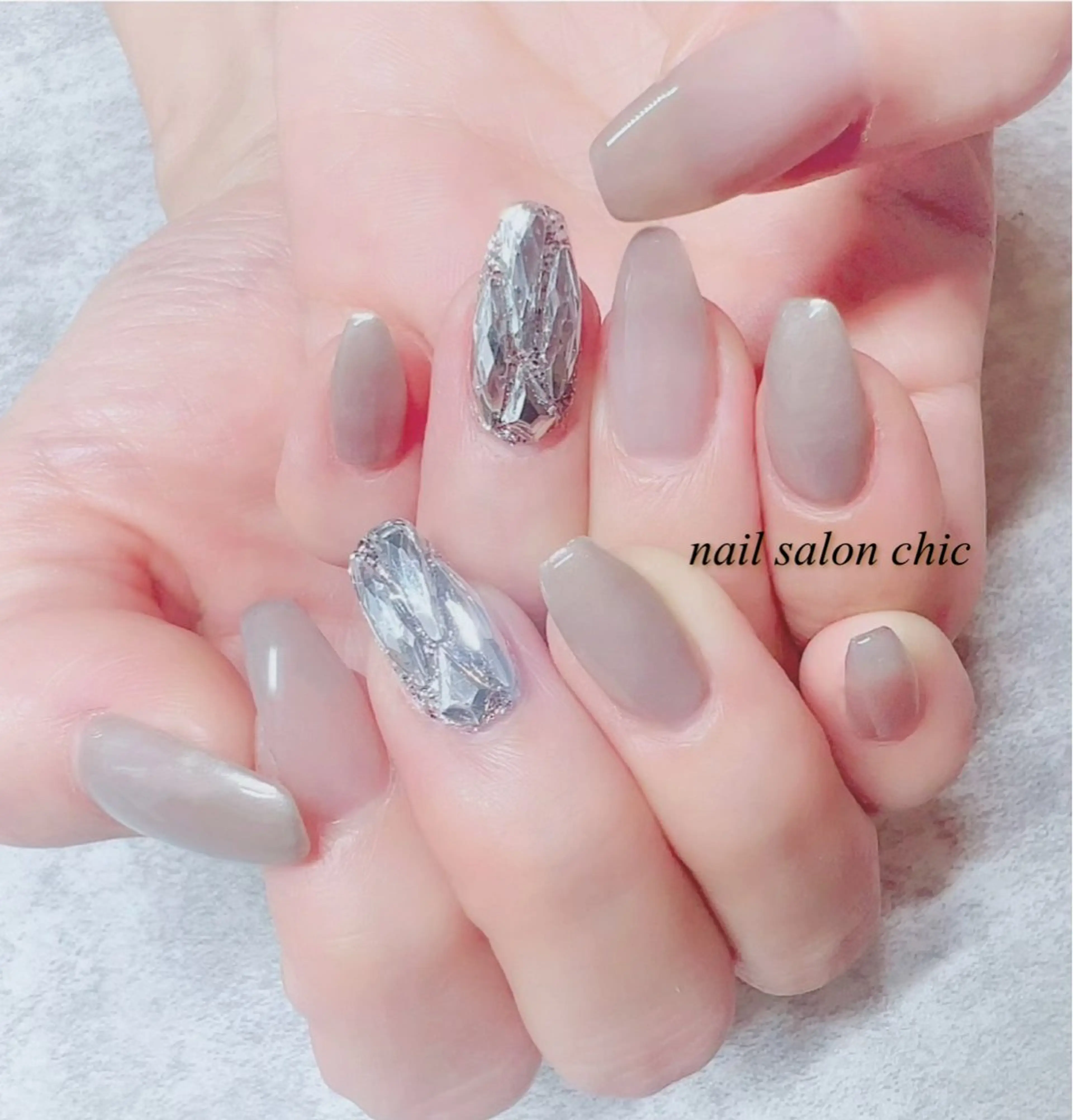 ネイル ミラーネイル ワンカラーネイル シルバー シンプルネイル ストーンネイル nail salon chicのネイルデザイン