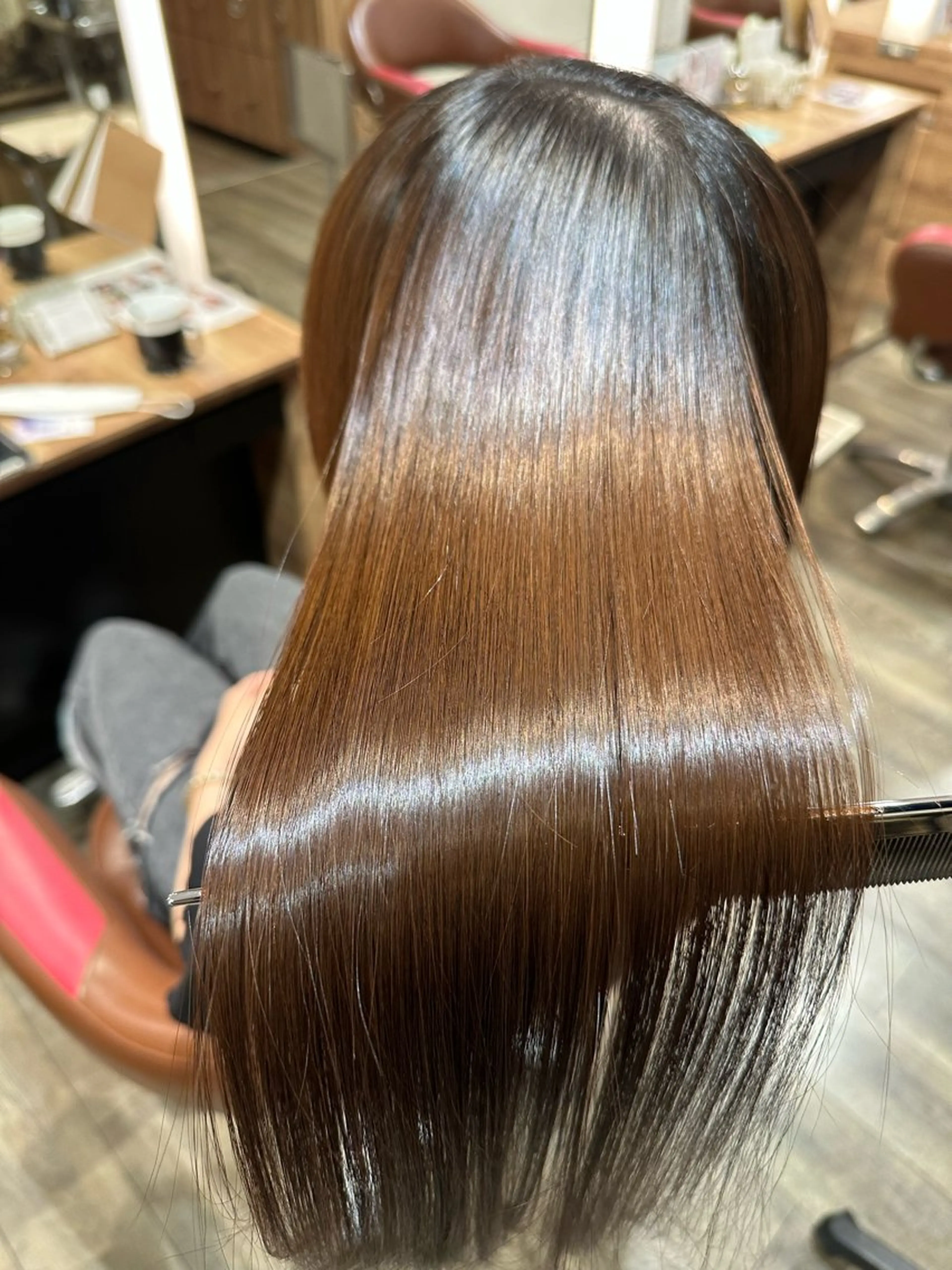 【ご新規様人気No.1】カット＋ケアカラー＋髪質改善トリートメント　¥7900の写真