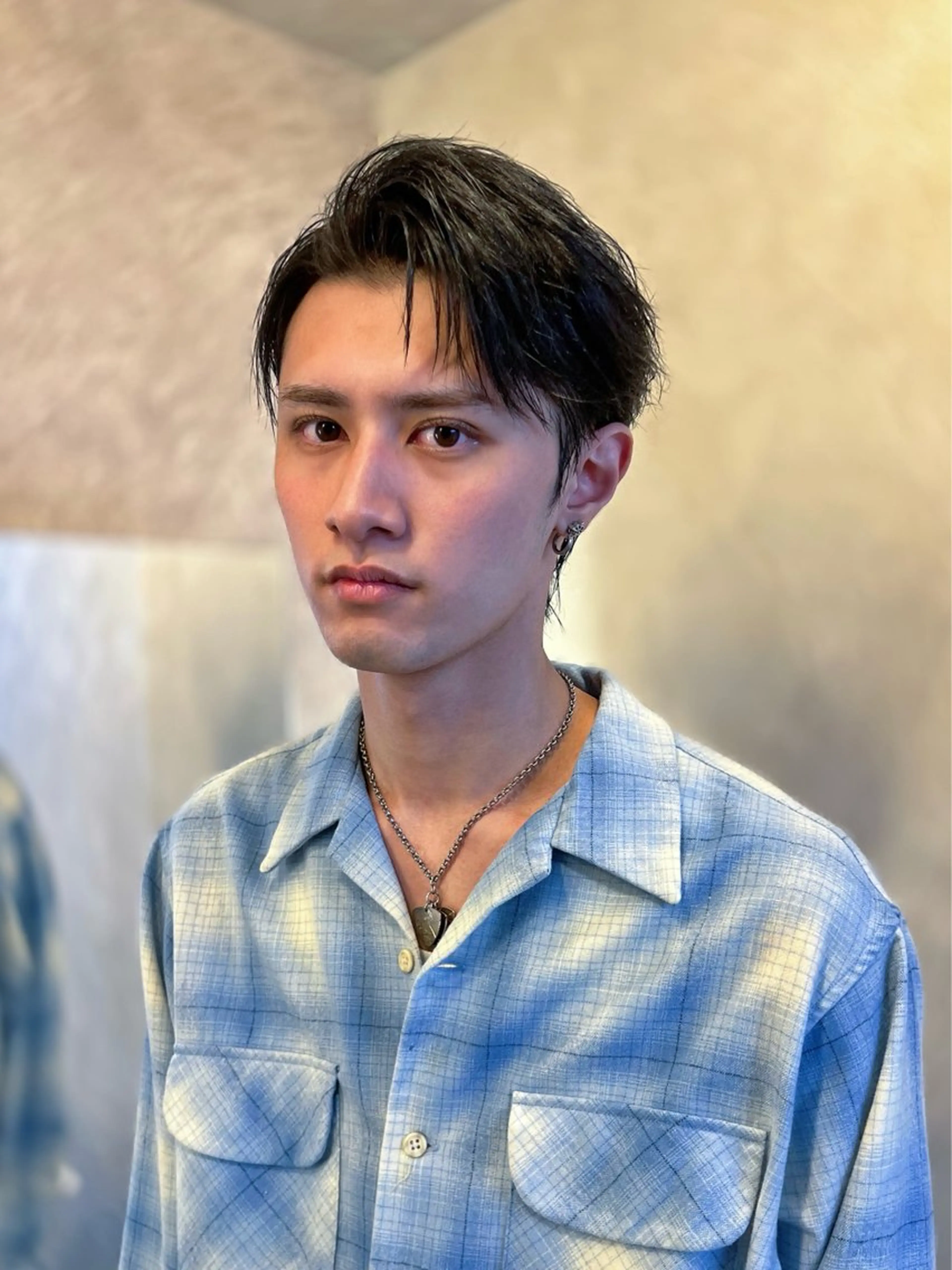 ショート メンズ メンズブリーチ センターパート フェザーパーマ メンズ韓国風 メンズメッシュ カット k.e.y銀座店所属・安藤幹人 メンズカット/パーマのヘアスタイル