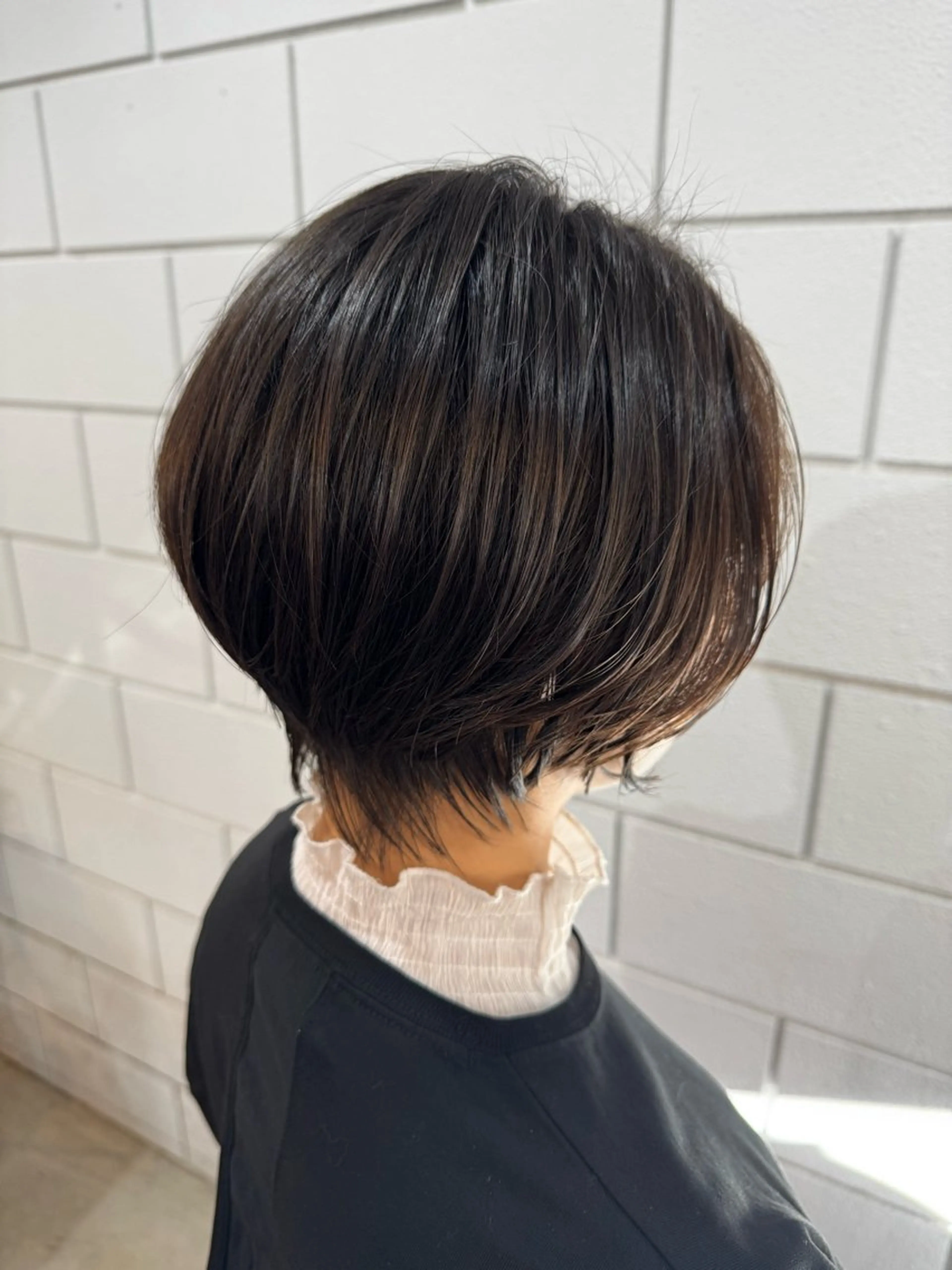 ショート カット 透け感/ハイトーン/ レイヤー/小山田のヘアスタイル