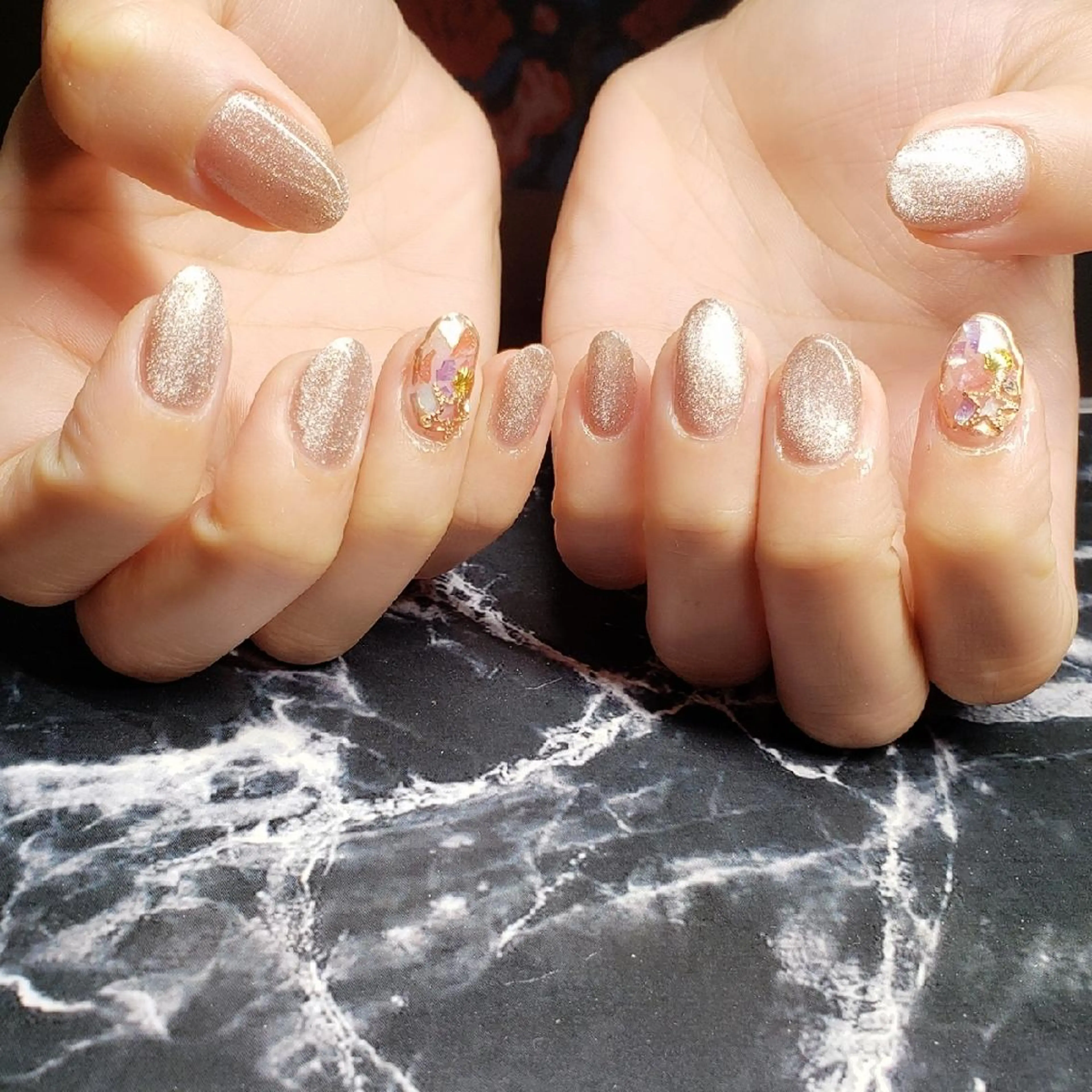 ショート ネイル マグネットネイル クロキ 。のネイルデザイン