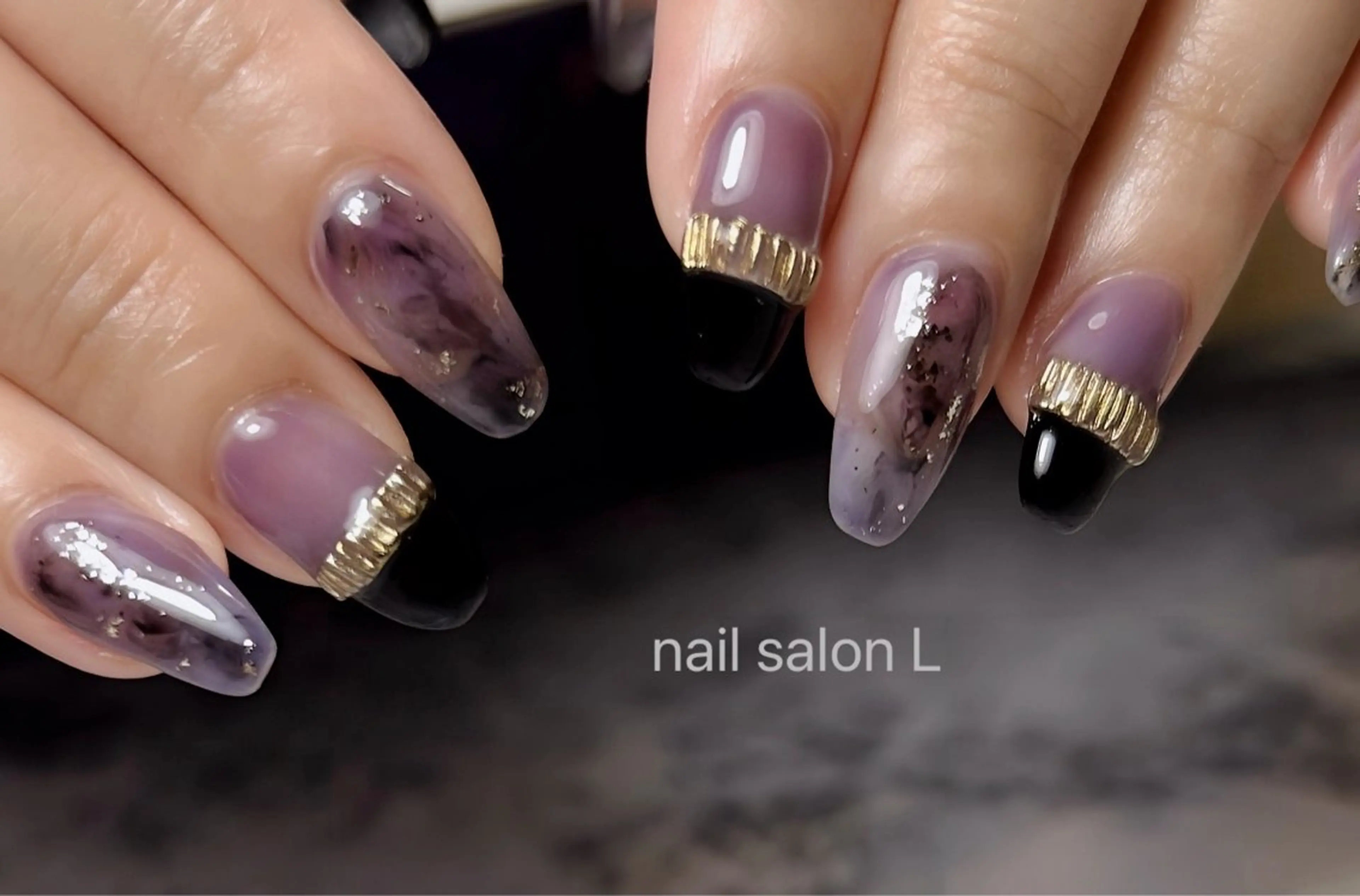 ネイル ゴールド ニュアンスネイル ハンドネイル 吉川市 ネイルサロンLのネイルデザイン