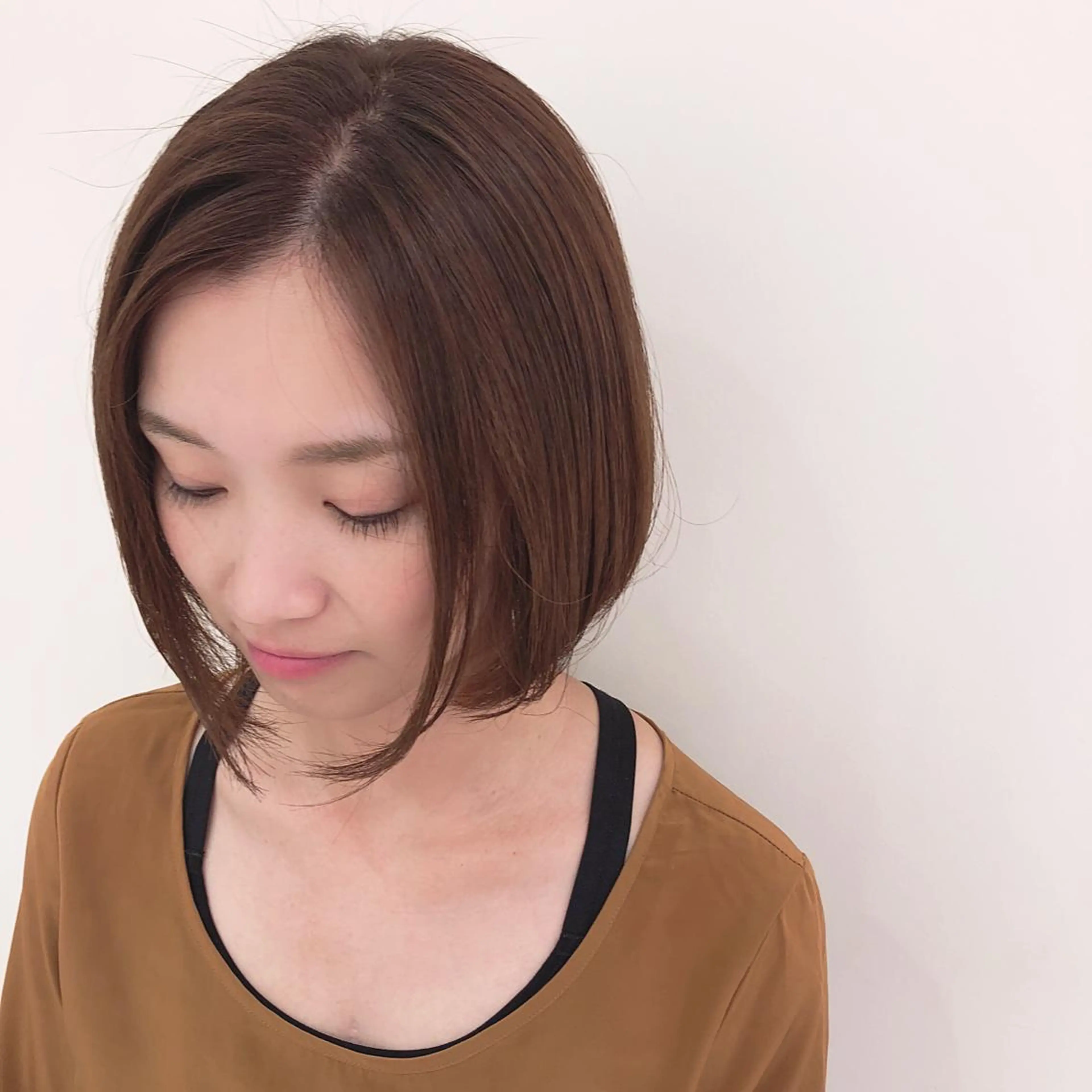 ショート カラー 野村 さなみ✨ぱっつんボブのヘアスタイル