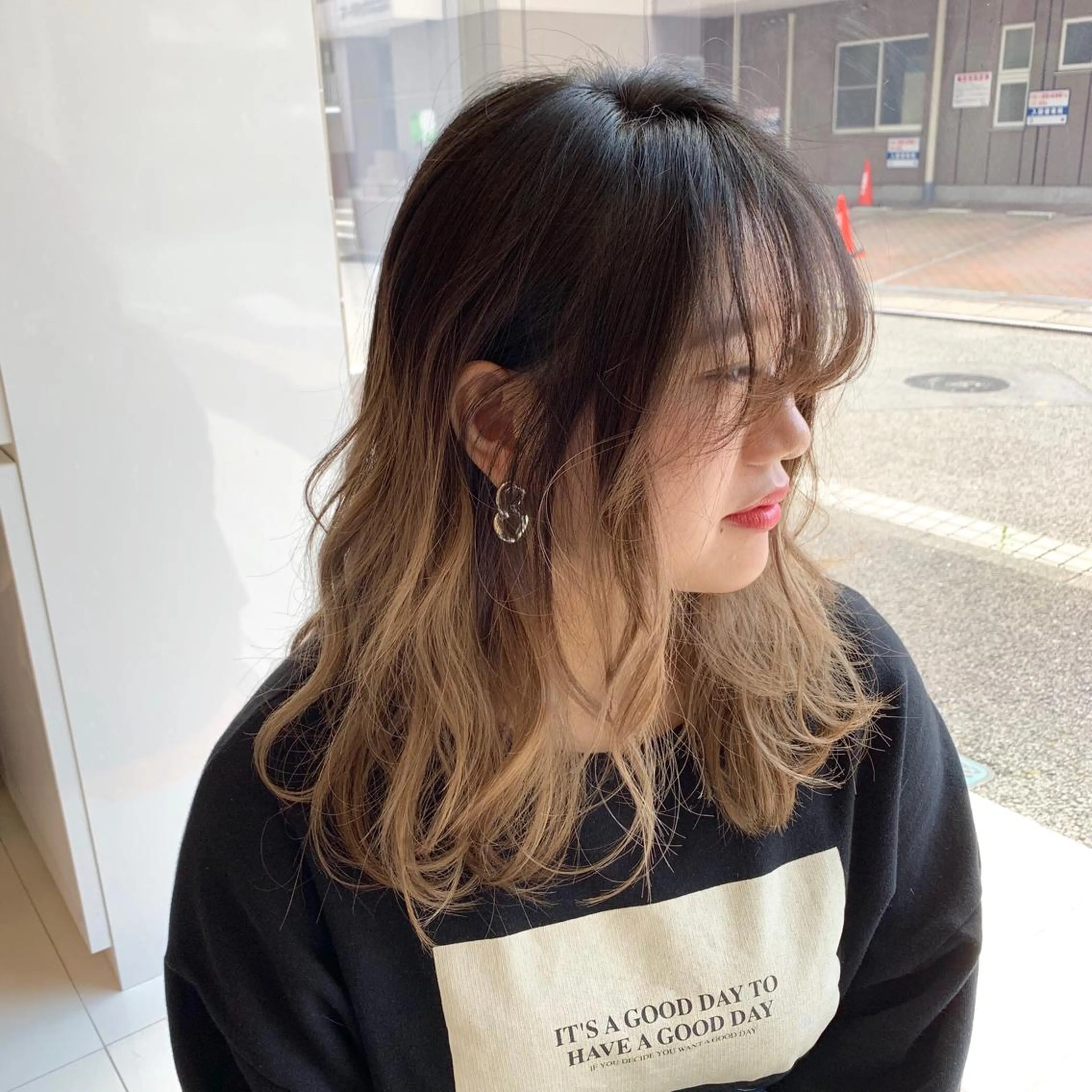 セミロング アルター市川  いづみのヘアスタイル