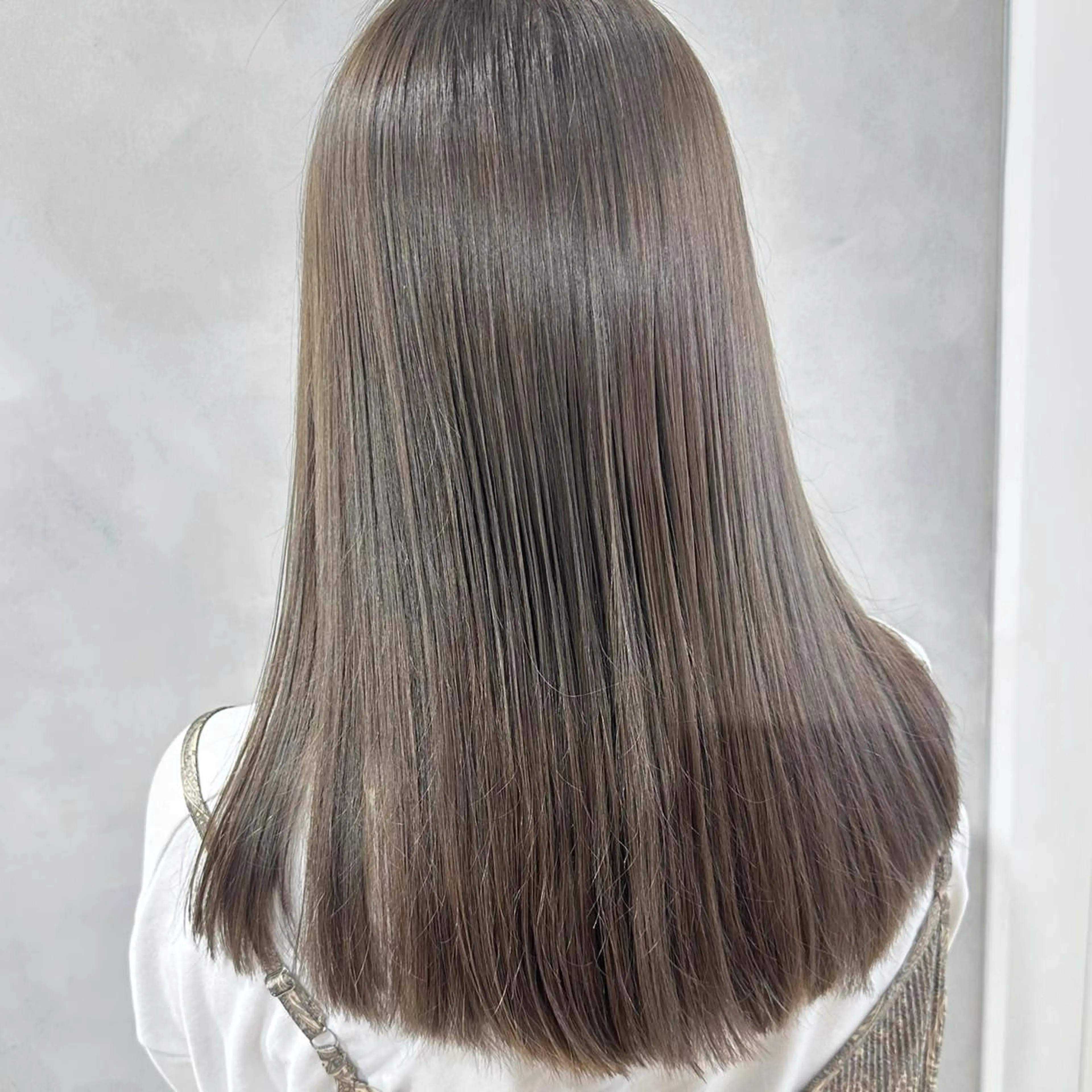 ミディアム カラー ヘアカラー トリートメント デザインカラー/パー マ🦖外岡咲希🦖のヘアスタイル