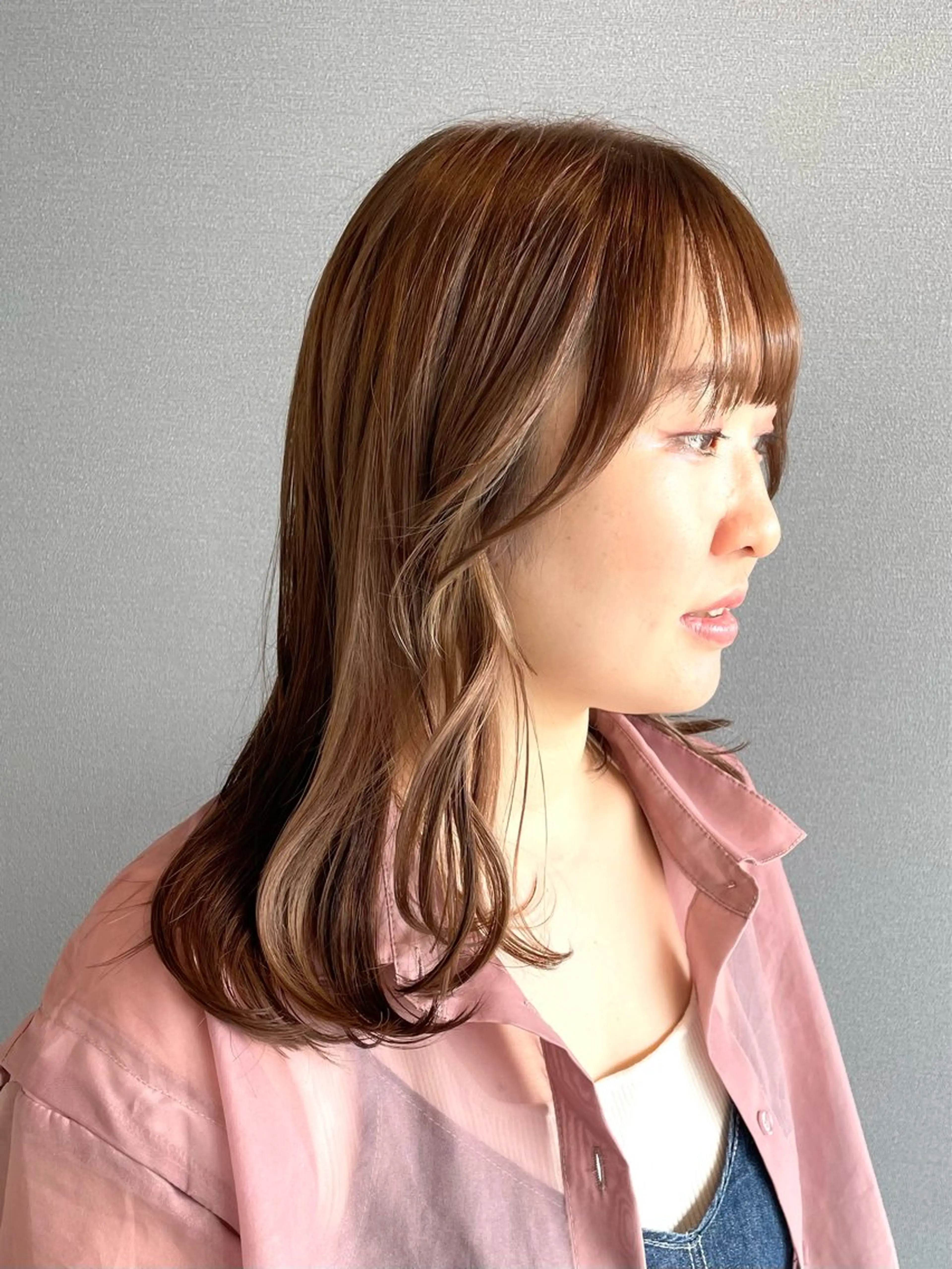 ミディアム カラー ベージュカラー インナーカラー ミルクティーベージュ カット ヘアカラー トリートメント kitin  吉祥寺 山岸花のヘアスタイル