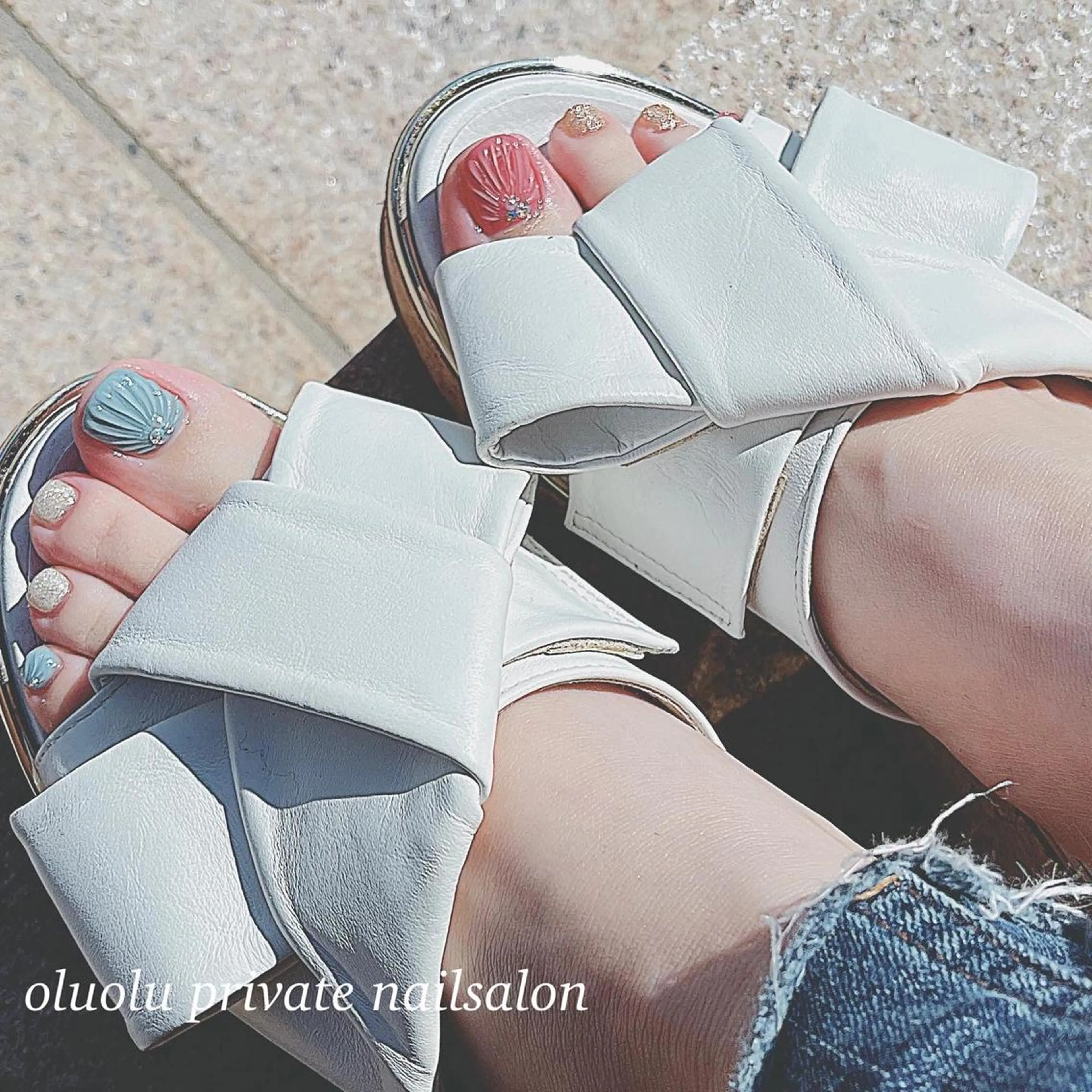 ネイル アートネイル フットネイル ジェルネイル ラメ(グリッター) ニュアンスネイル フットネイル 大村 紬華のネイルデザイン