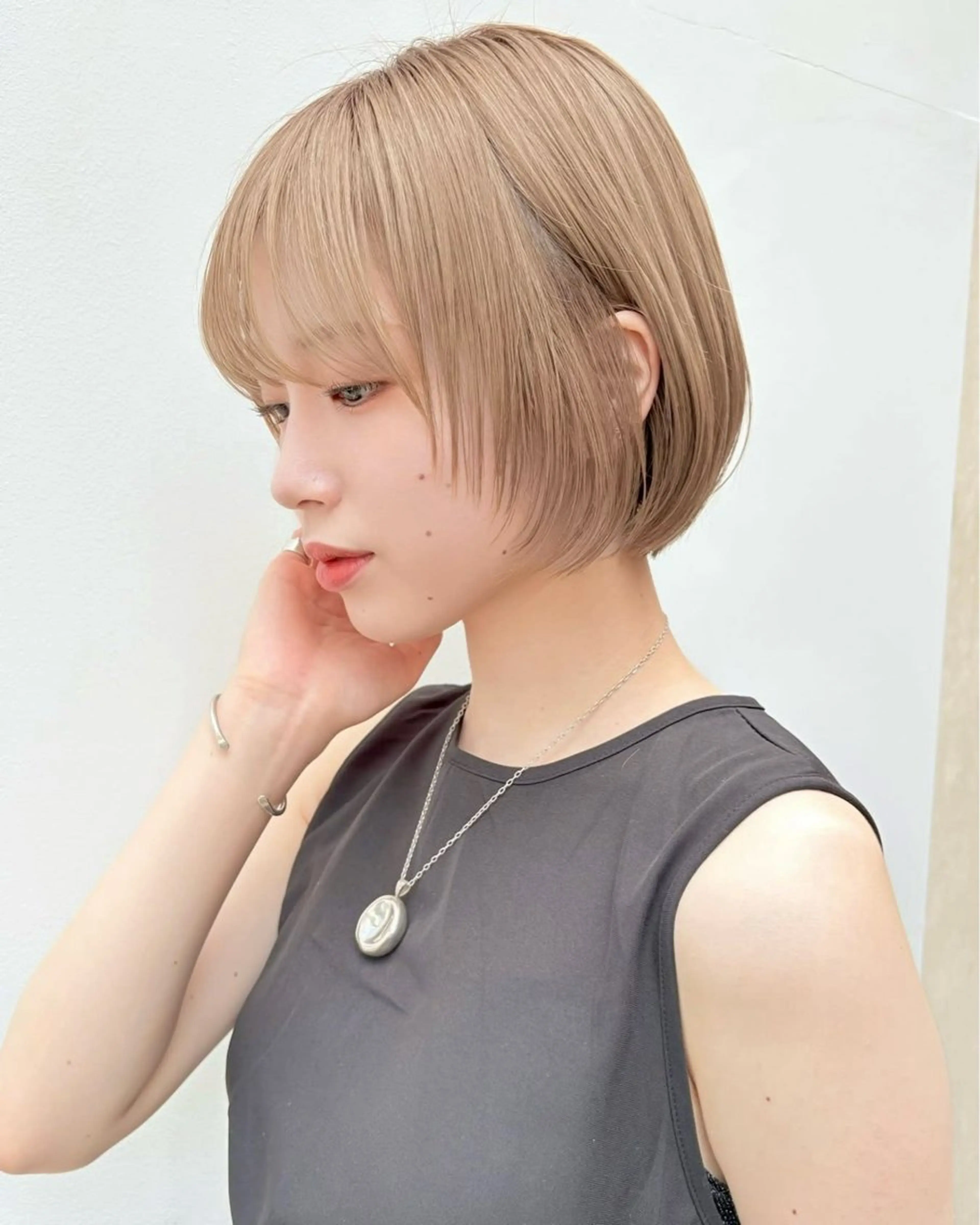 🈹 【赤みを消したい人専用】柔らかベージュWカラー1ブリーチでくすませすぎない設計✨ボブ・ショート・鎖骨までok！の写真