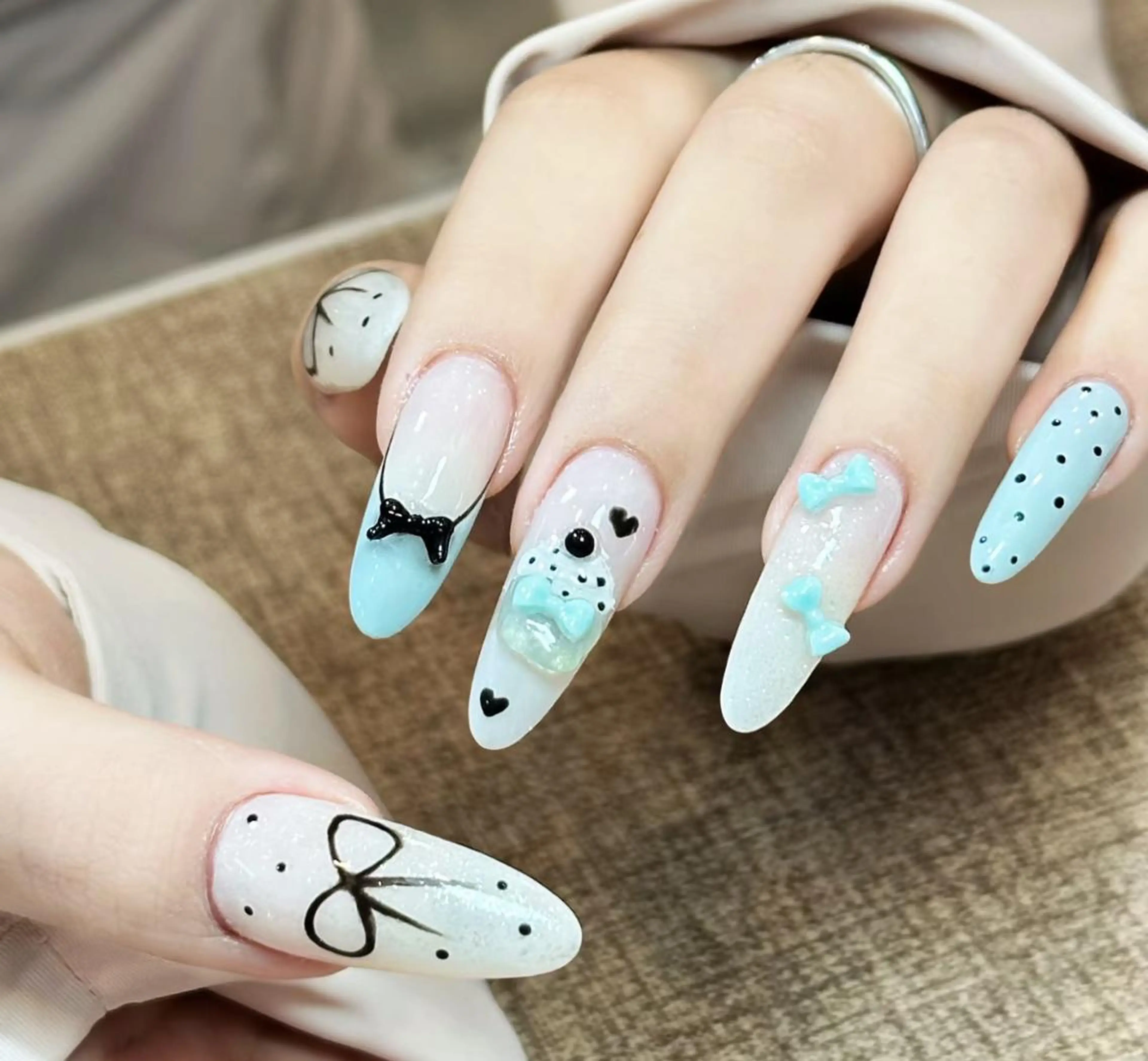 ネイル ハンドネイル 🎀 NaNa_nailのネイルデザイン