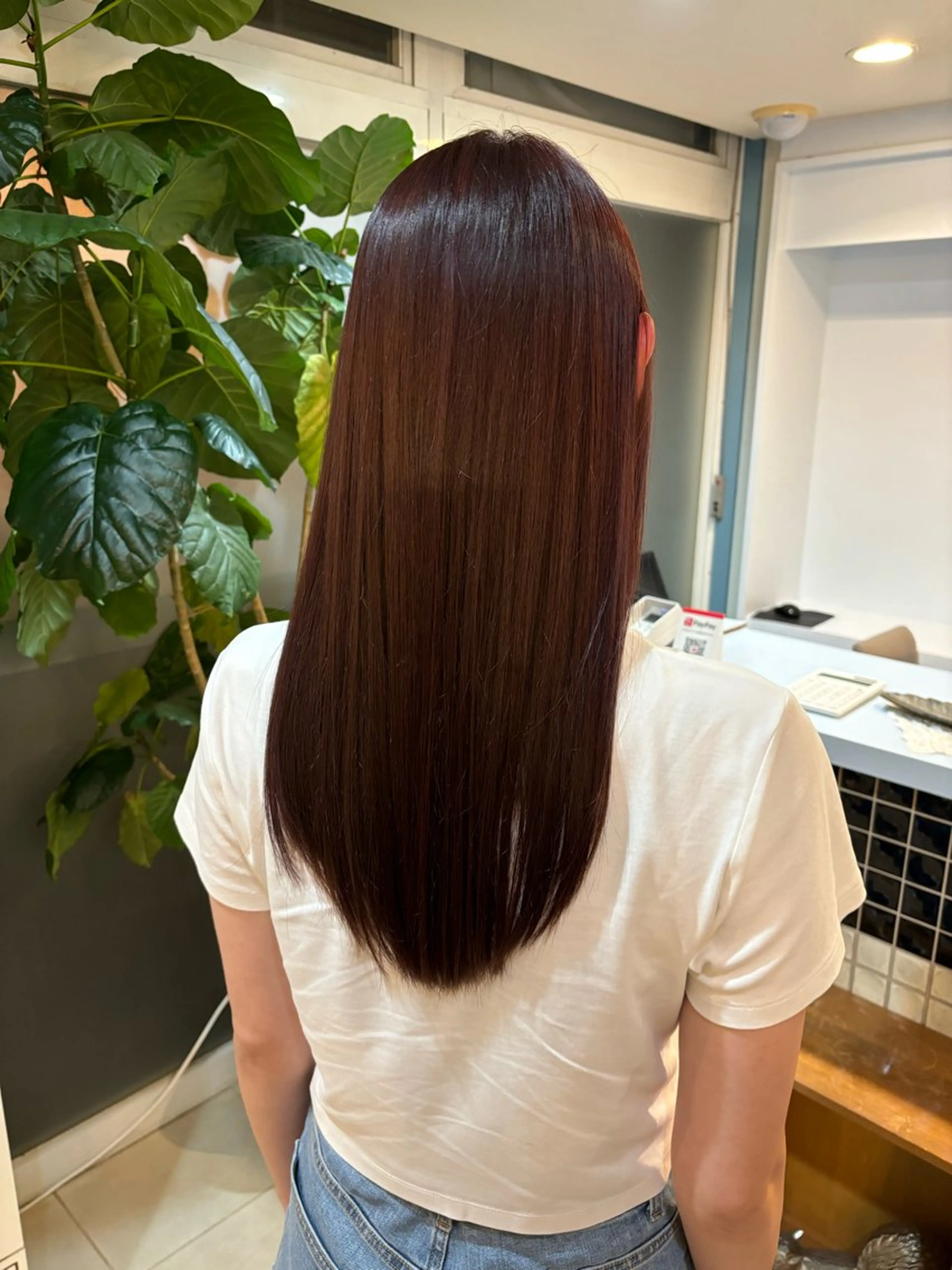 ロング カラー 伊藤 杏奈のヘアスタイル