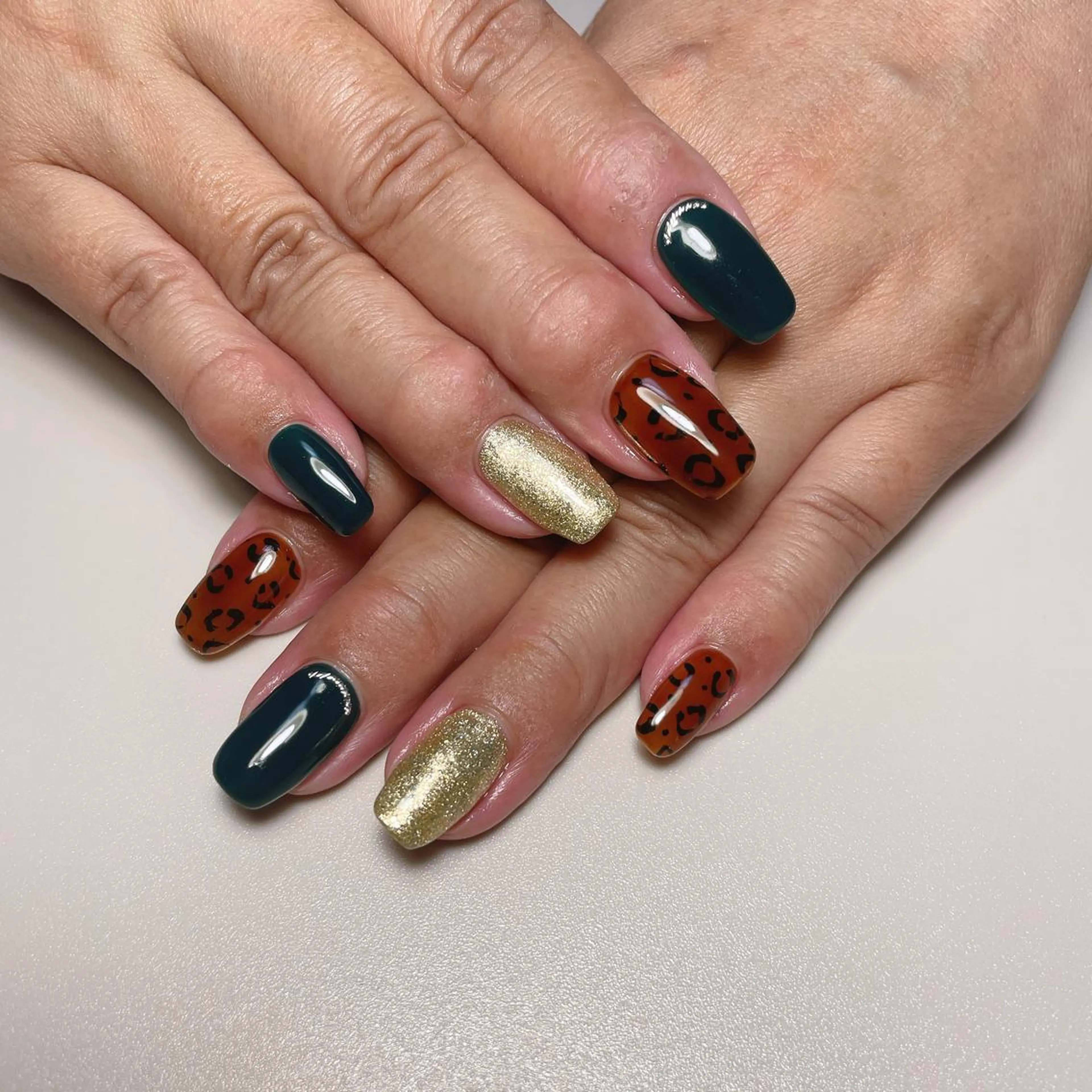 ネイル アニマル柄 ハンドネイル kipinail 川﨑えりかのネイルデザイン