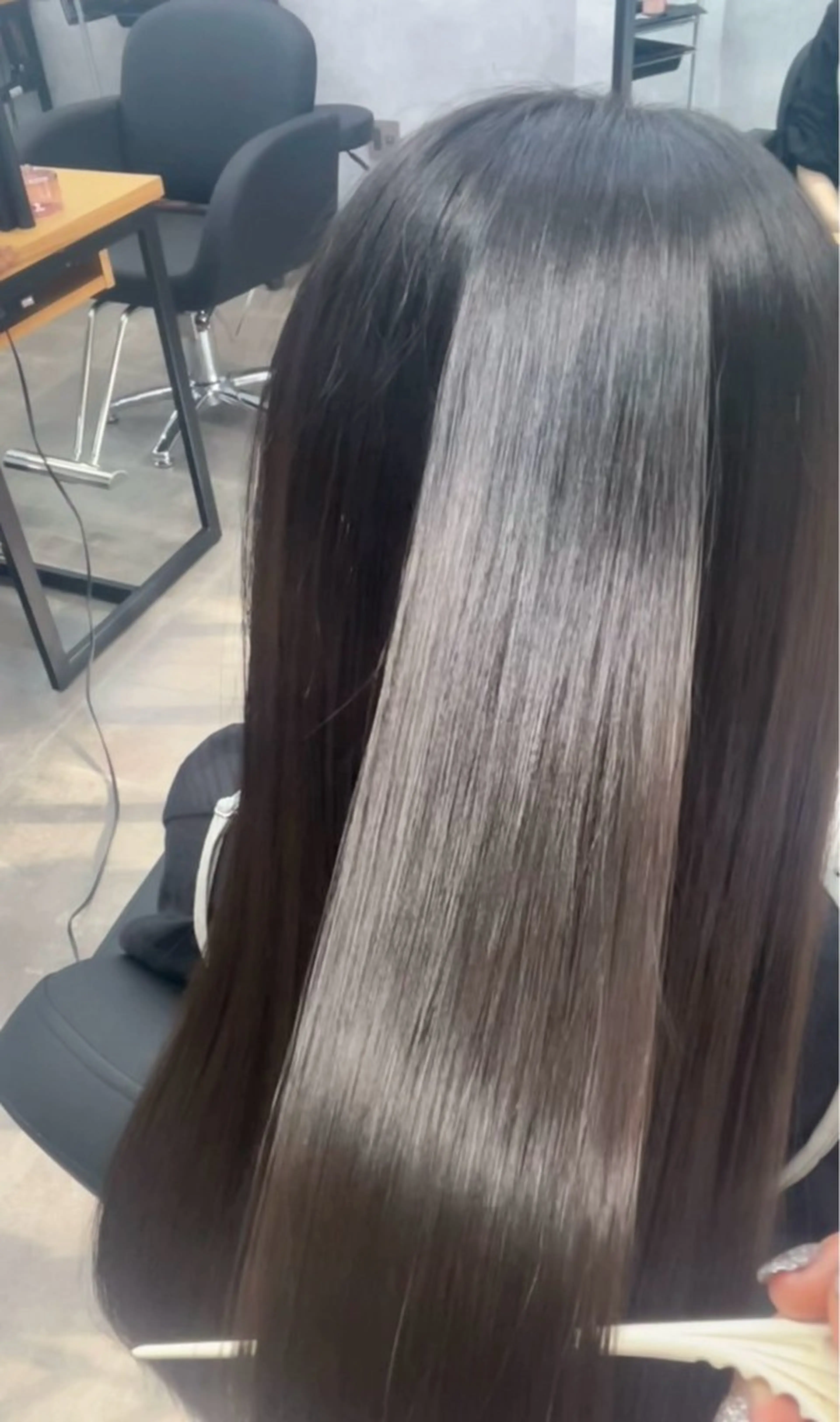 ロング カラー カット ヘアカラー 熊谷 有紗のヘアスタイル