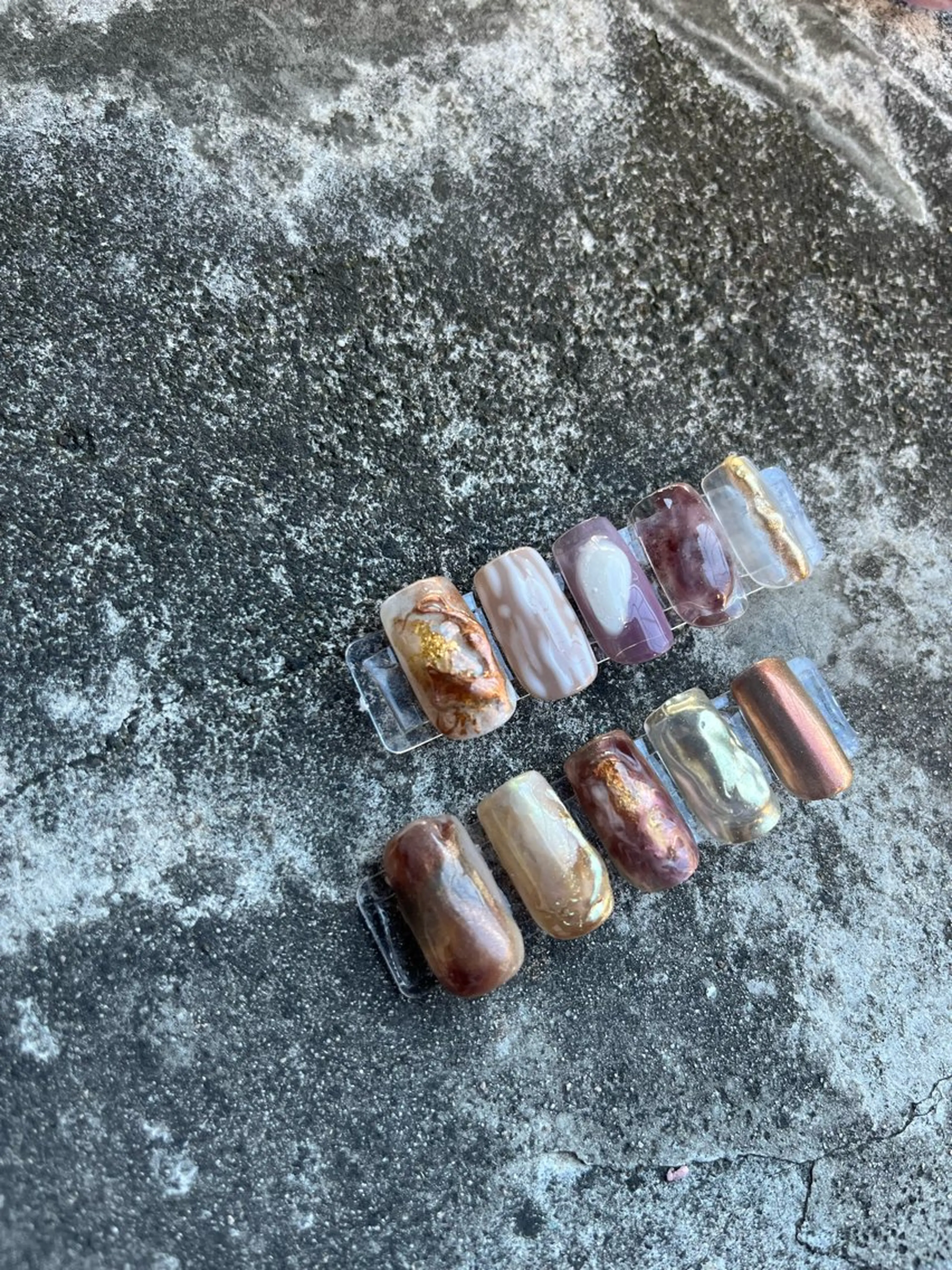 【オフなし】立体 〰️ ニュアンスネイル5.6本アート➰パラジェルベース無料-half design artの写真