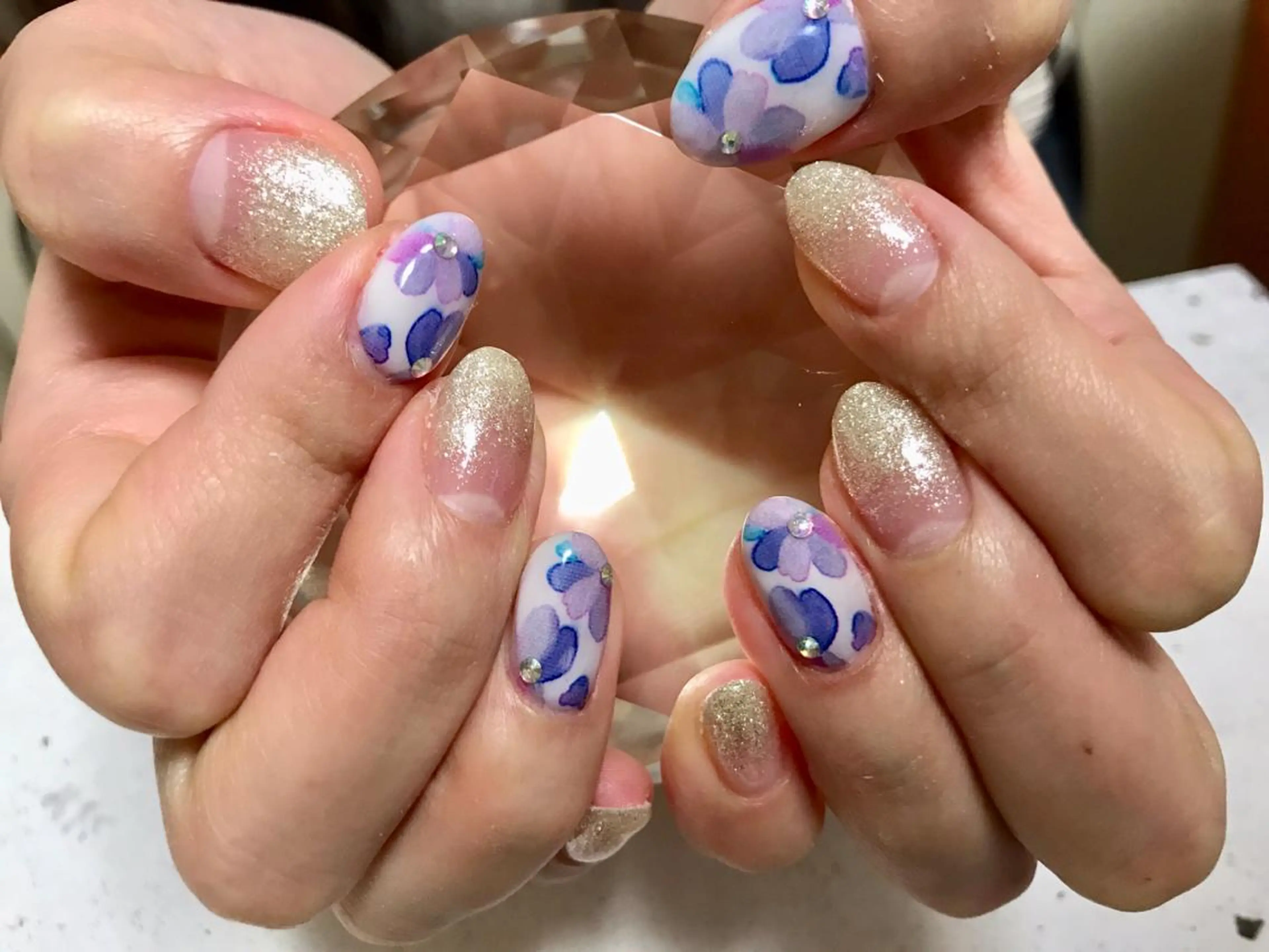 ネイル ストーンネイル nico.nico.mark NAIL所属・小林 梓のエステ・リラクイメージ