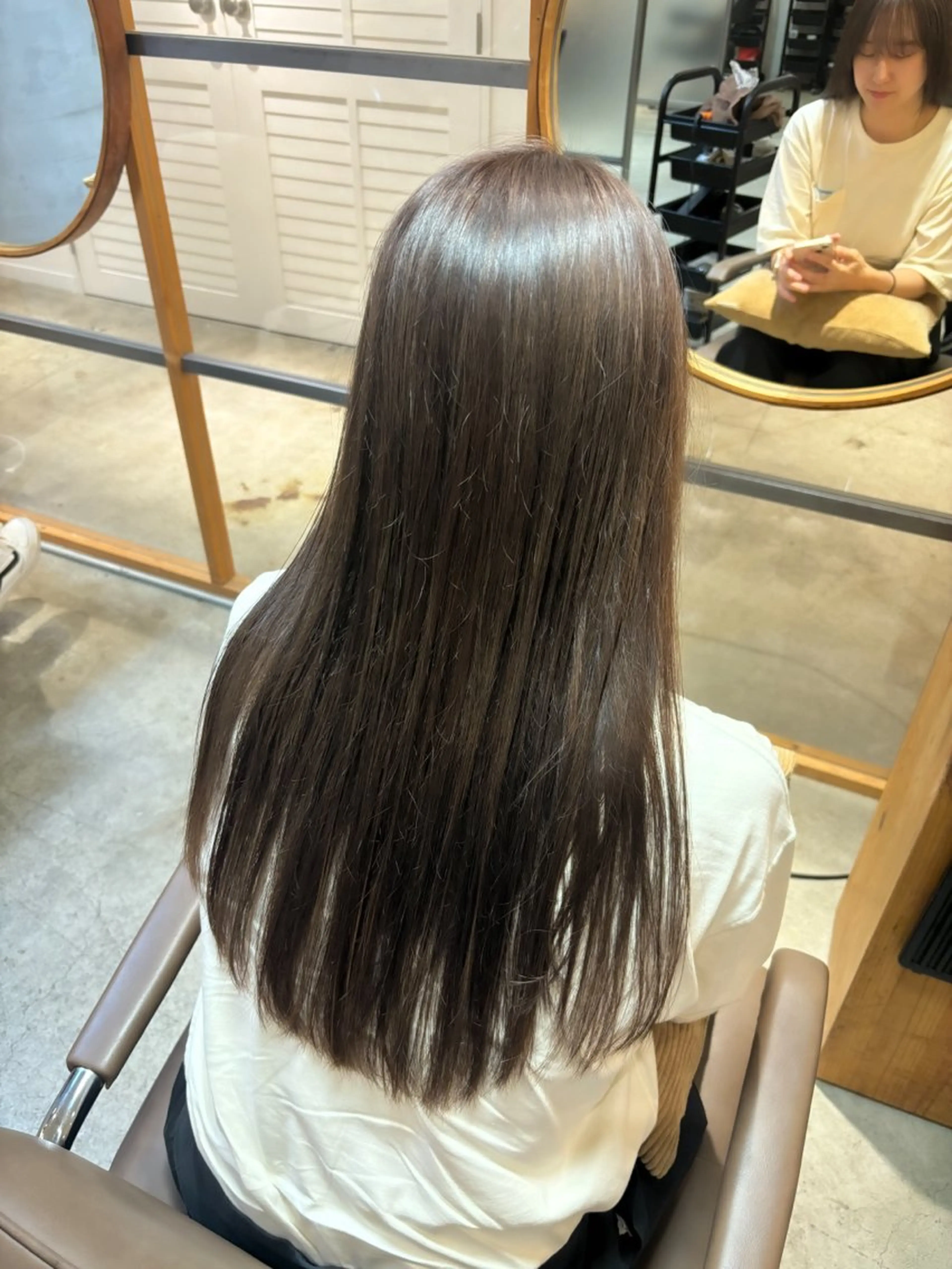 ロング カラー パーマ ヘアアレンジ カット ヘアカラー トリートメント ハイトーンカラー🤍 山下 優華のヘアスタイル