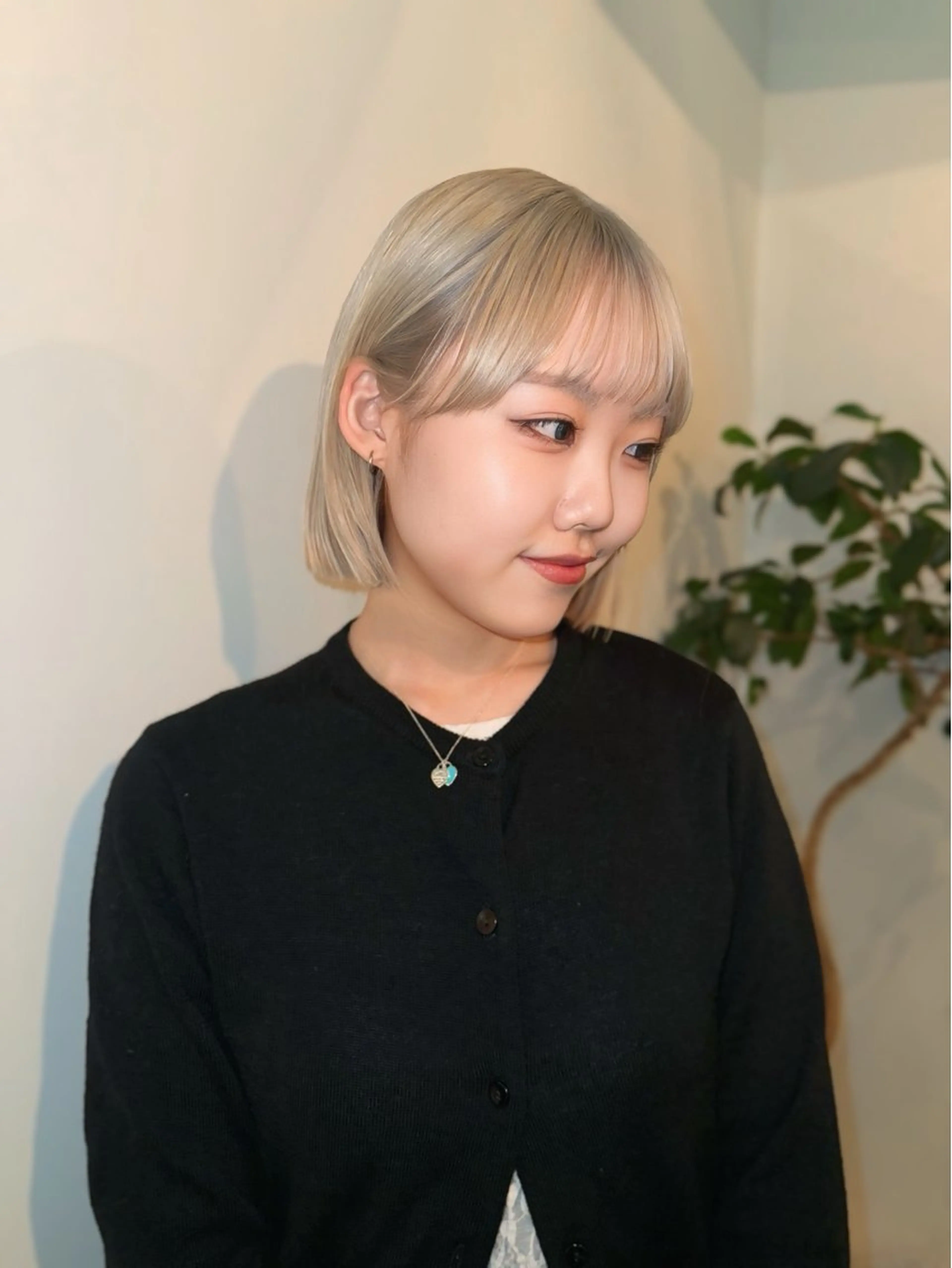 ミディアム カラー ウルフ/似合わせ レイヤー/RIHOのヘアスタイル