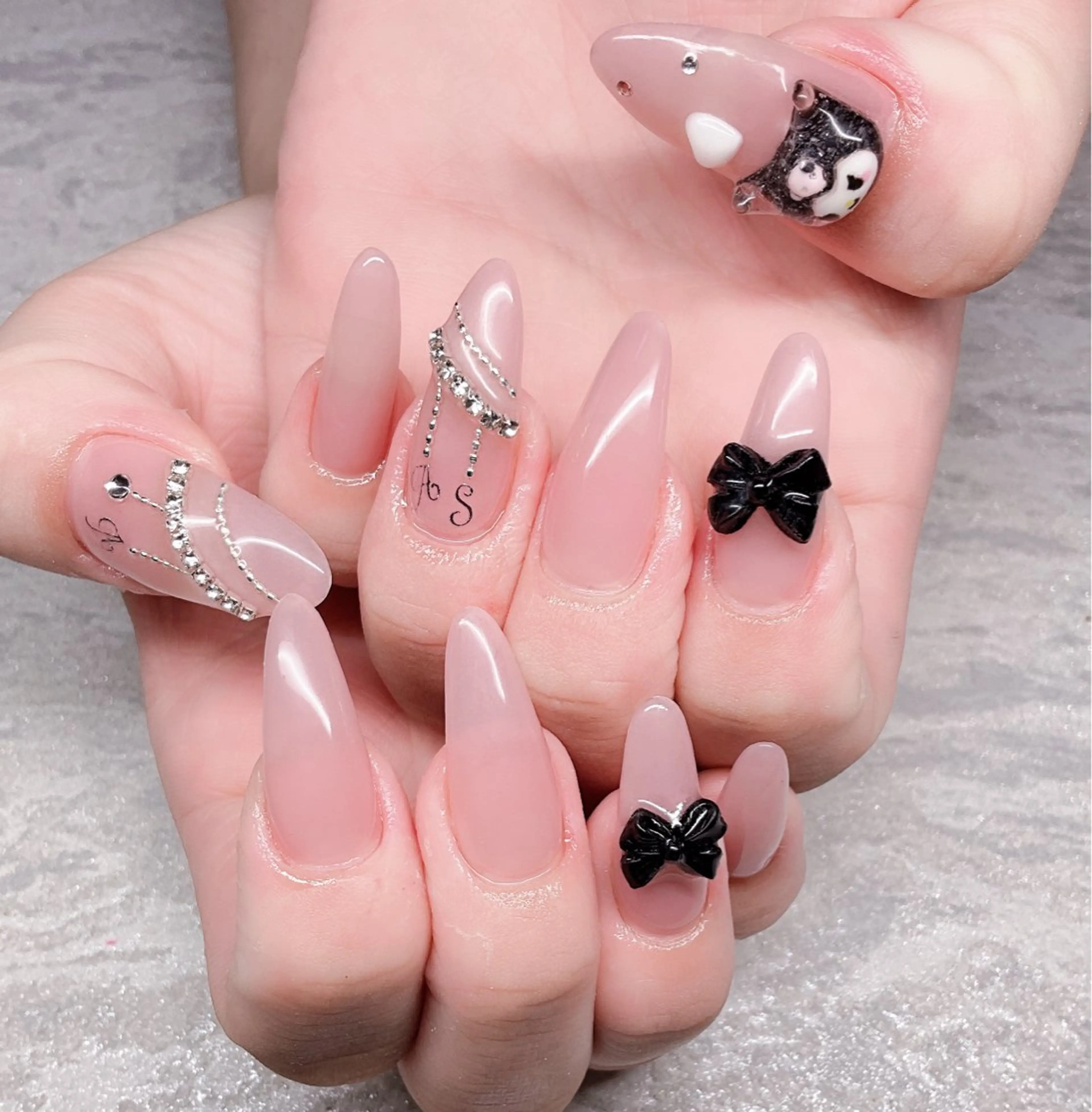 ネイル ハンドネイル R inのネイルデザイン