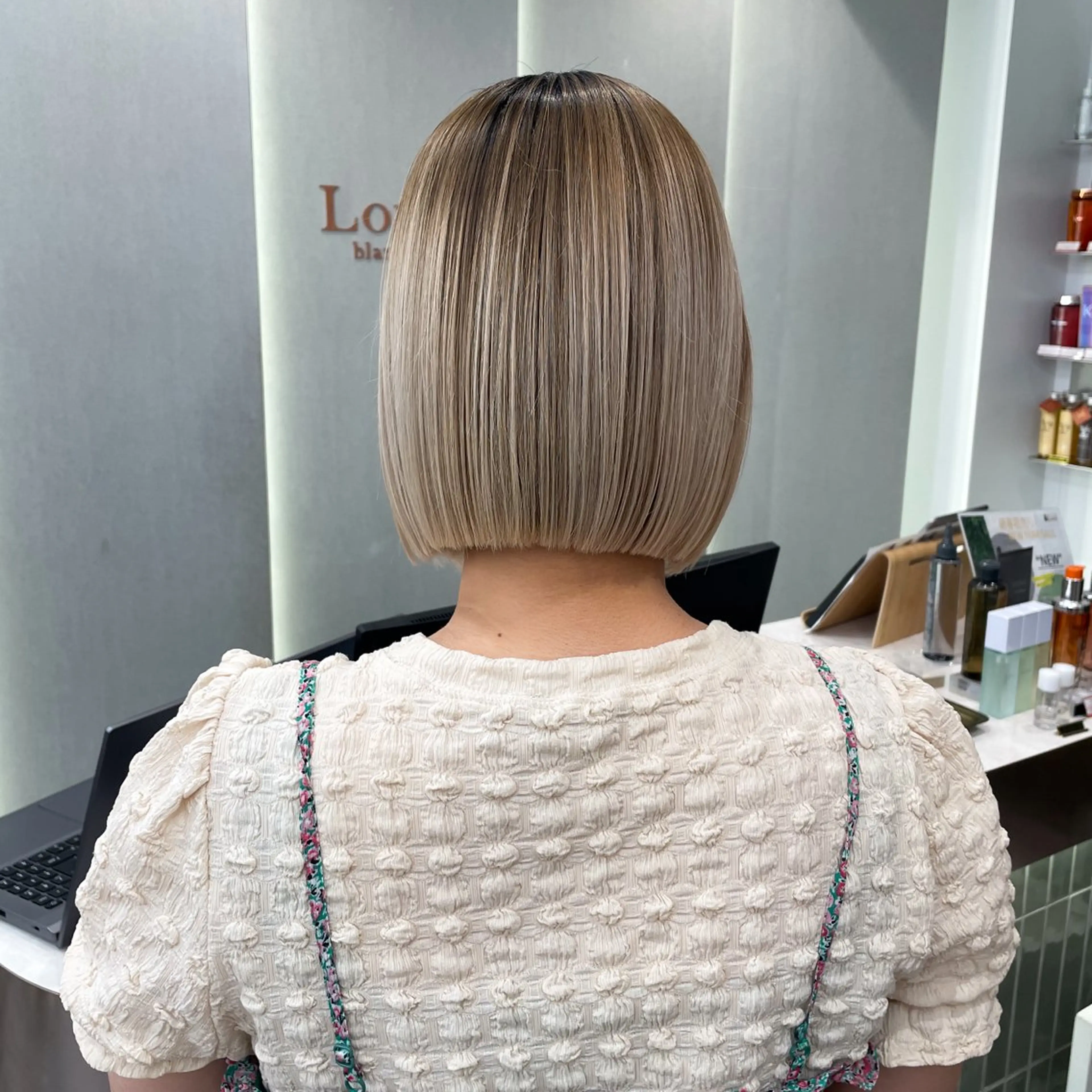 ミディアム ストンボブ/レイヤー 艶カラー💎ヒデジのヘアスタイル