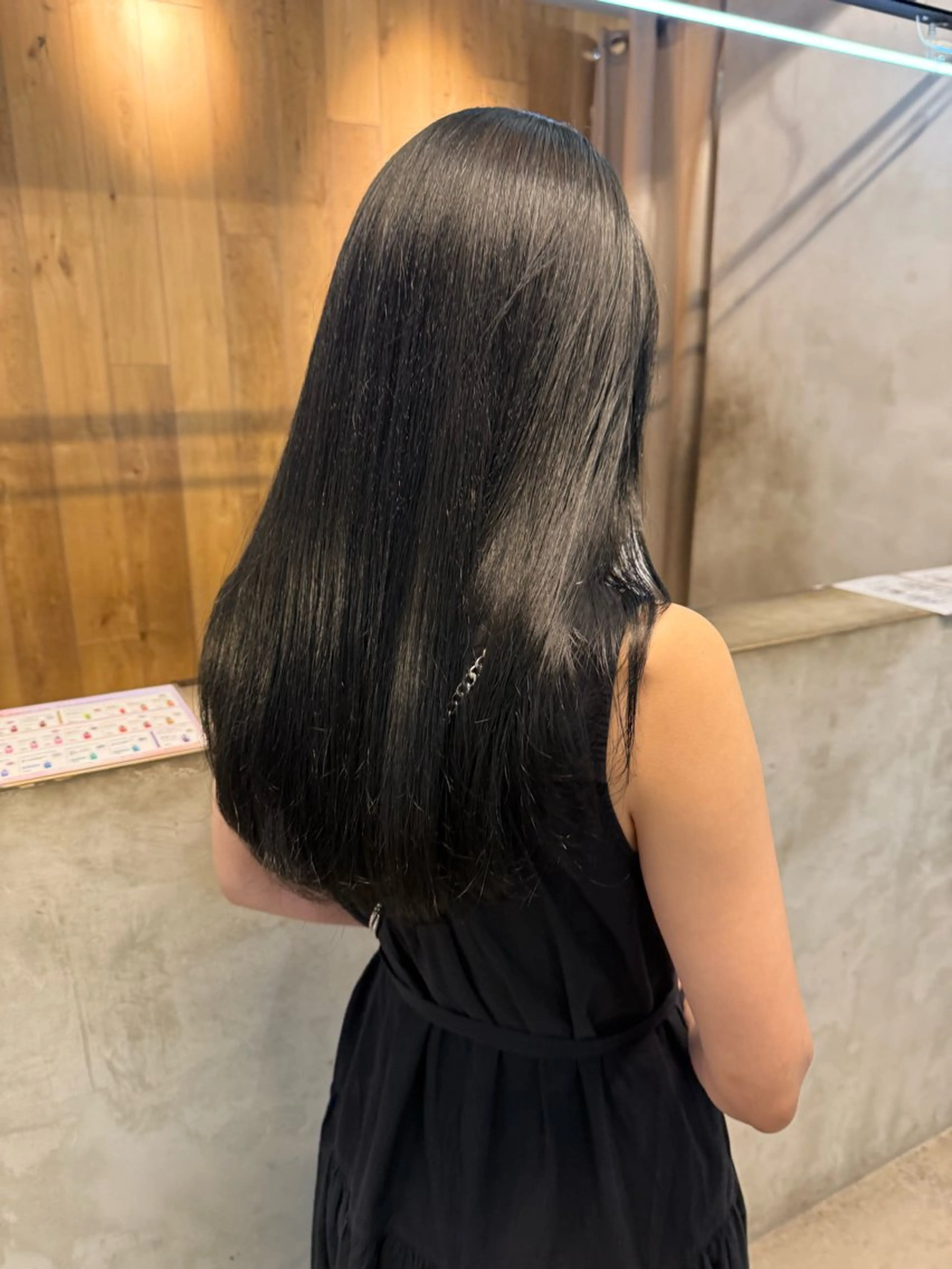 ロング カラー ミルクティー× グレージュMOMOのヘアスタイル