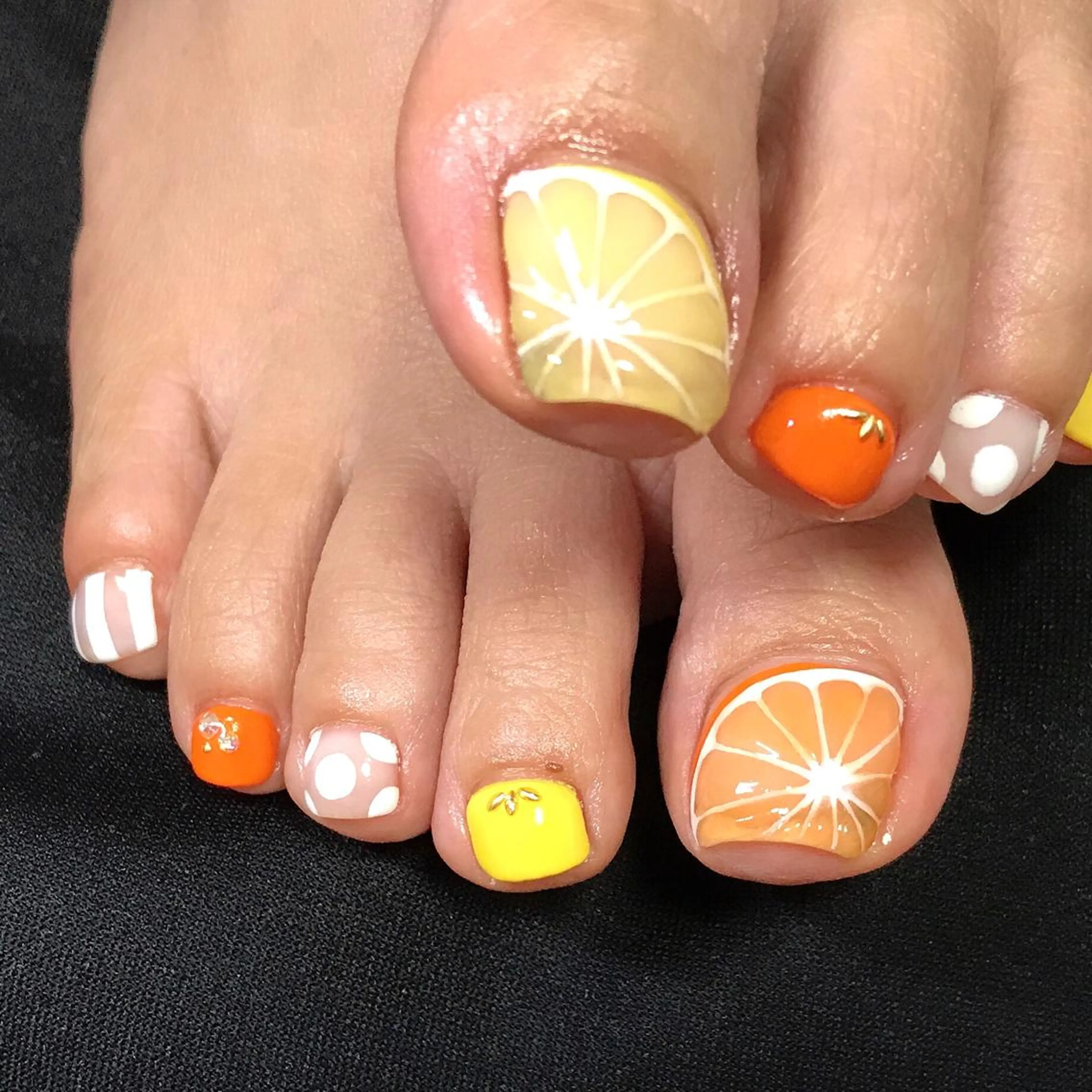 ネイル フットネイル オレンジ フットネイル ステラ marikominoのネイルデザイン