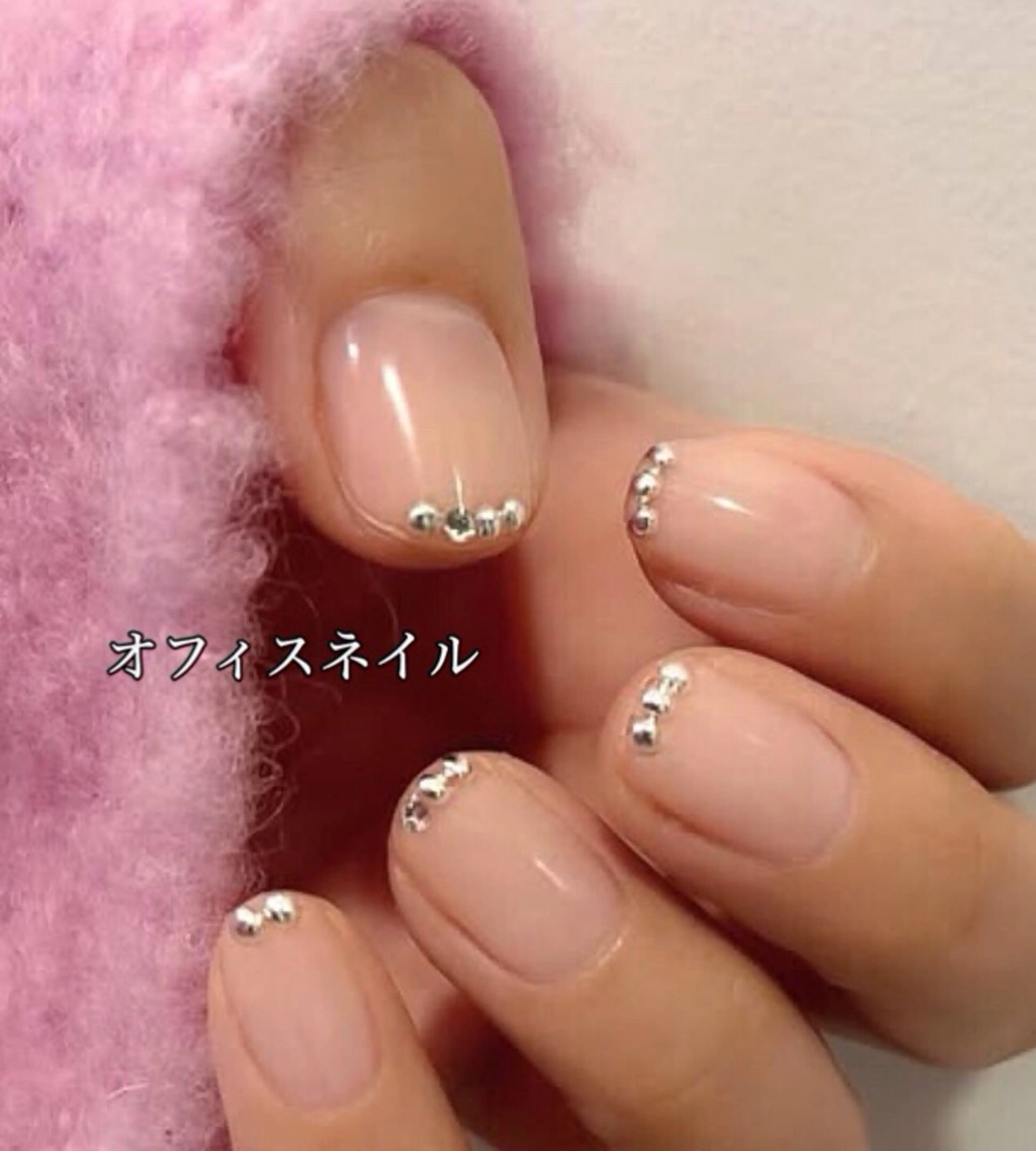 ネイル オフィスネイル ショートネイル ハンドネイル Roger 舞のネイルデザイン