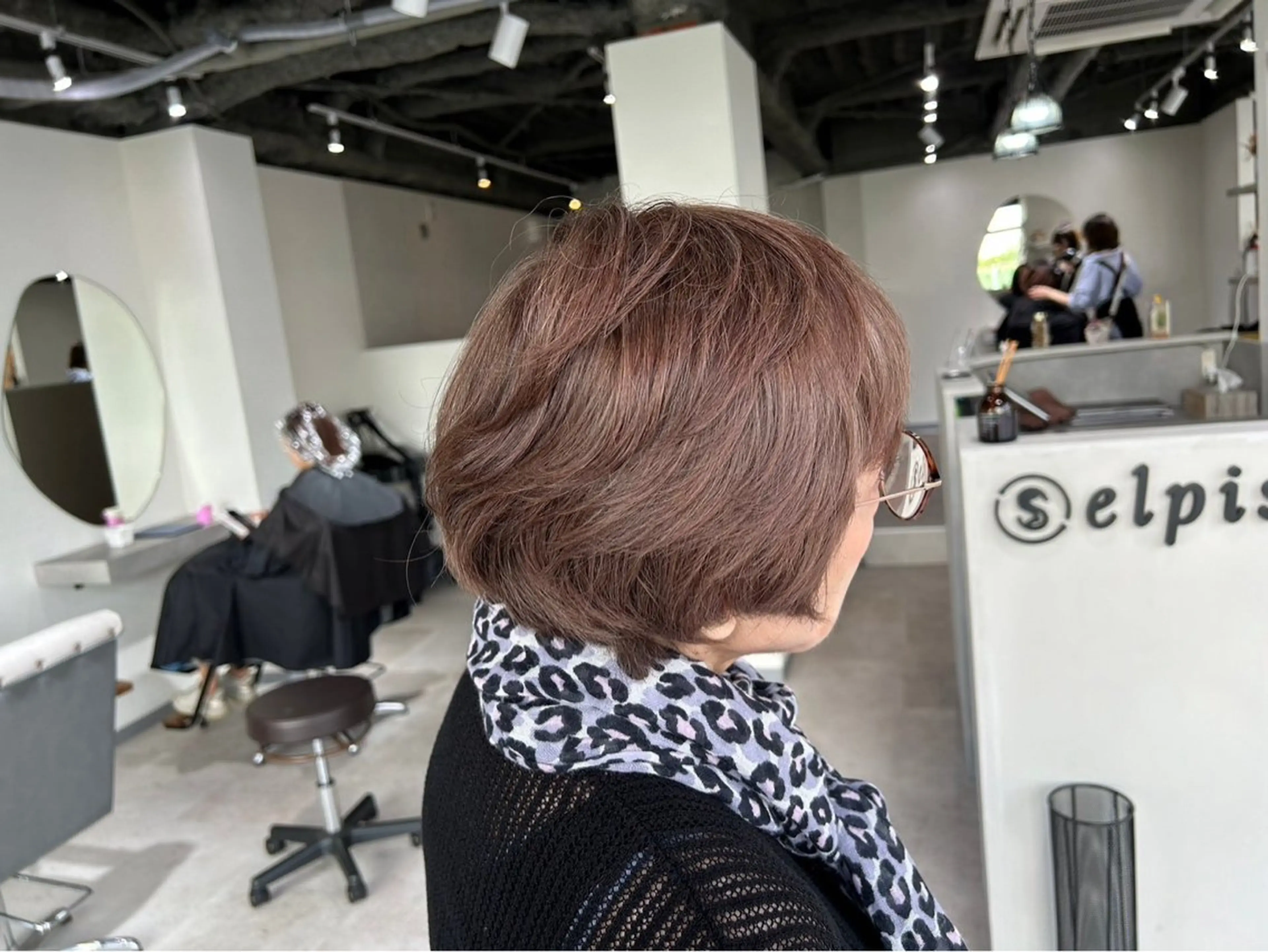 ショート カラー 脱白髪染め❕白髪 ぼかし特化🌟ヨコタのヘアスタイル