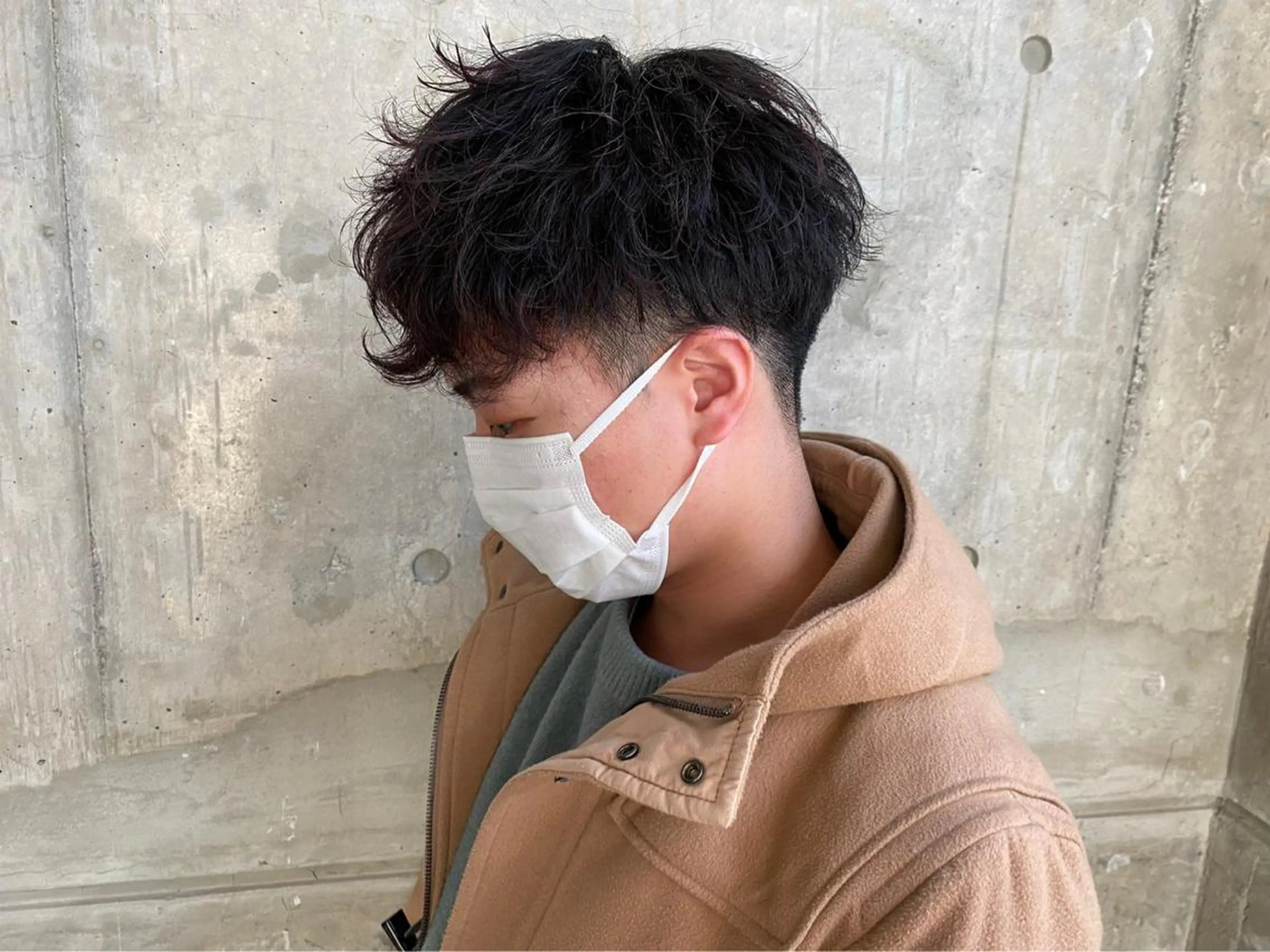 カラー パーマ メンズ 色気ある大人カラー /ブリーチなしのヘアスタイル