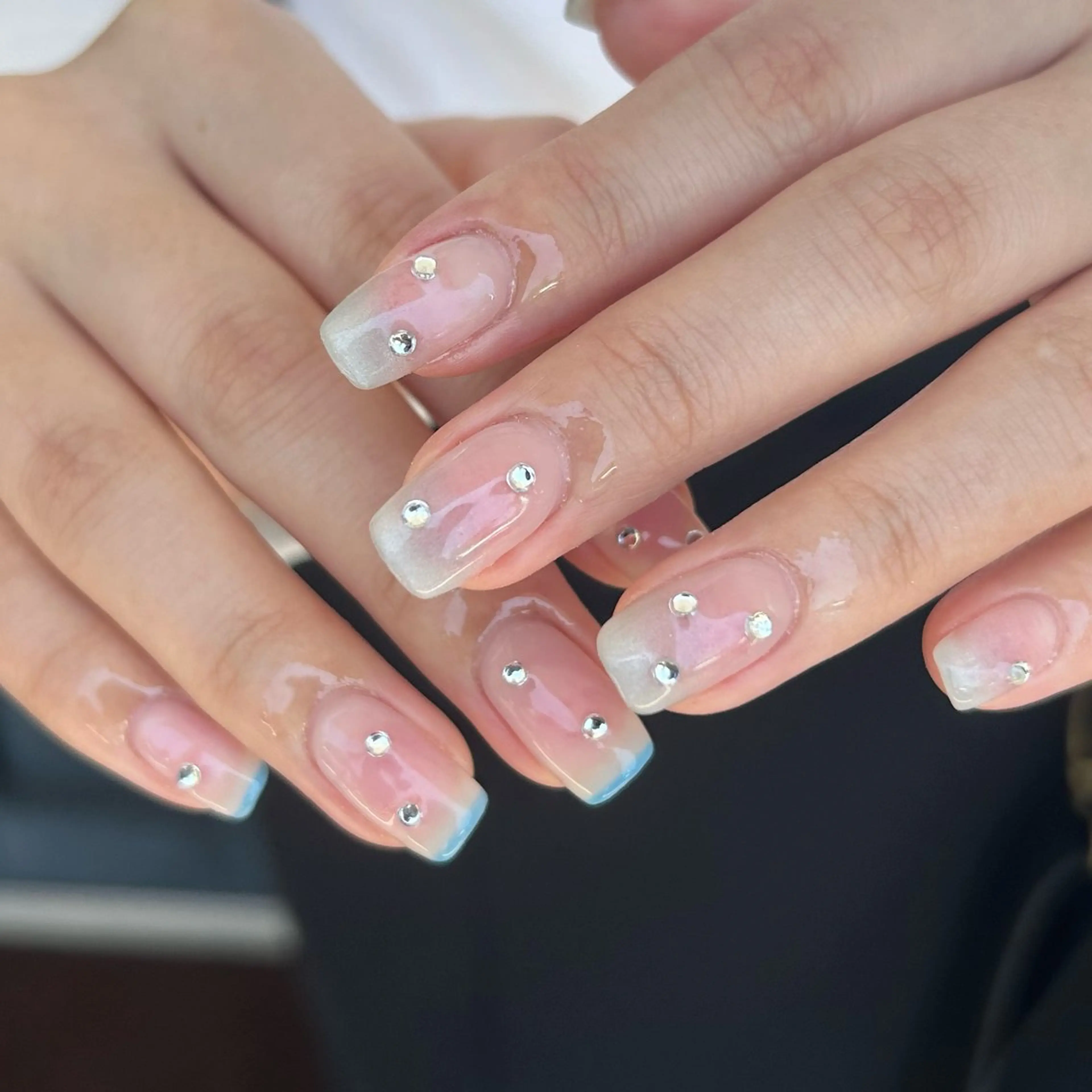 ネイル チークネイル フレンチネイル ハンドネイル CHITOSE 結衣のネイルデザイン