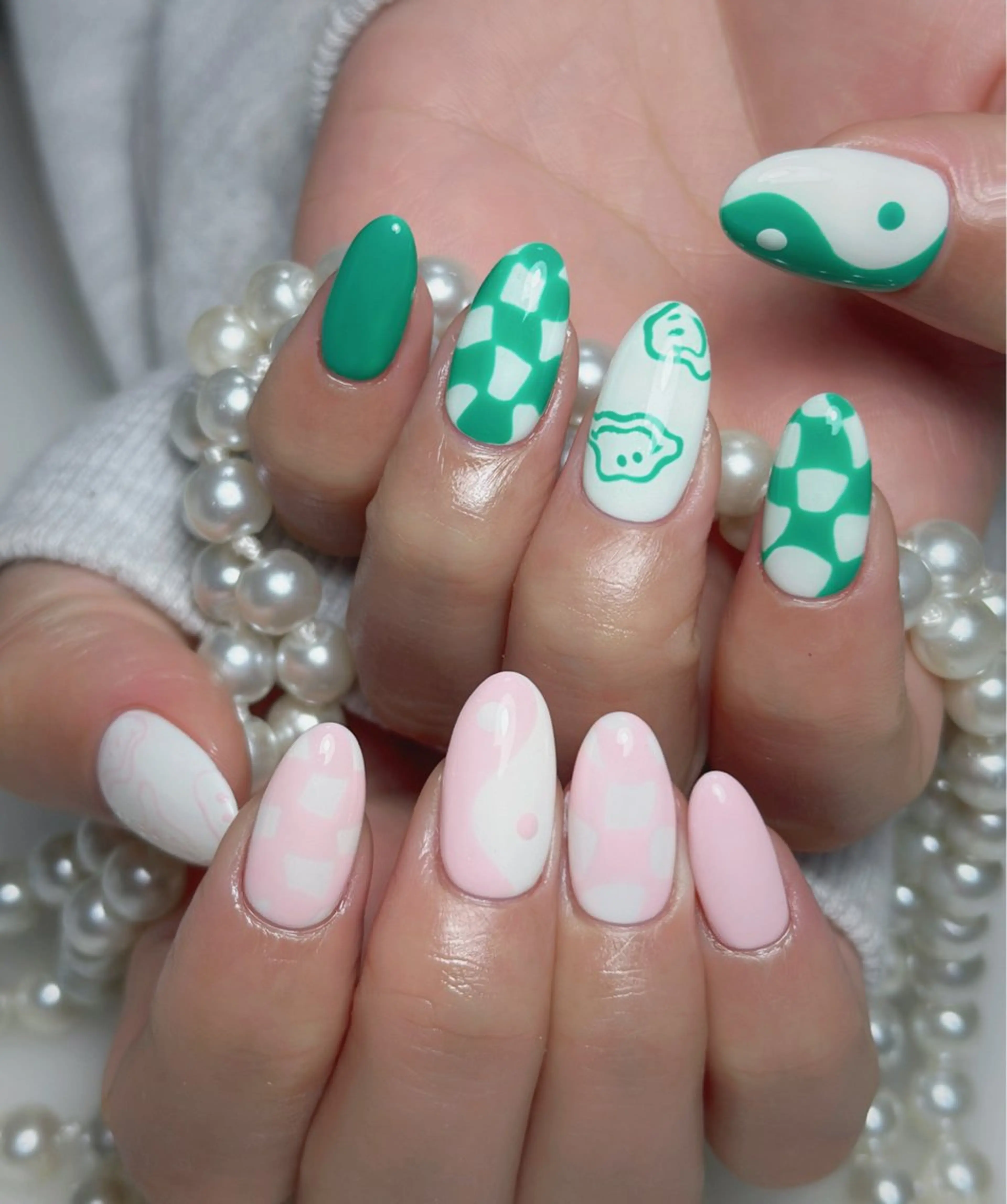 ネイル オーロラネイル 長さ出し フットネイル 韓国ネイル ラメ(グリッター) 👍thumbs up nail👍のネイルデザイン