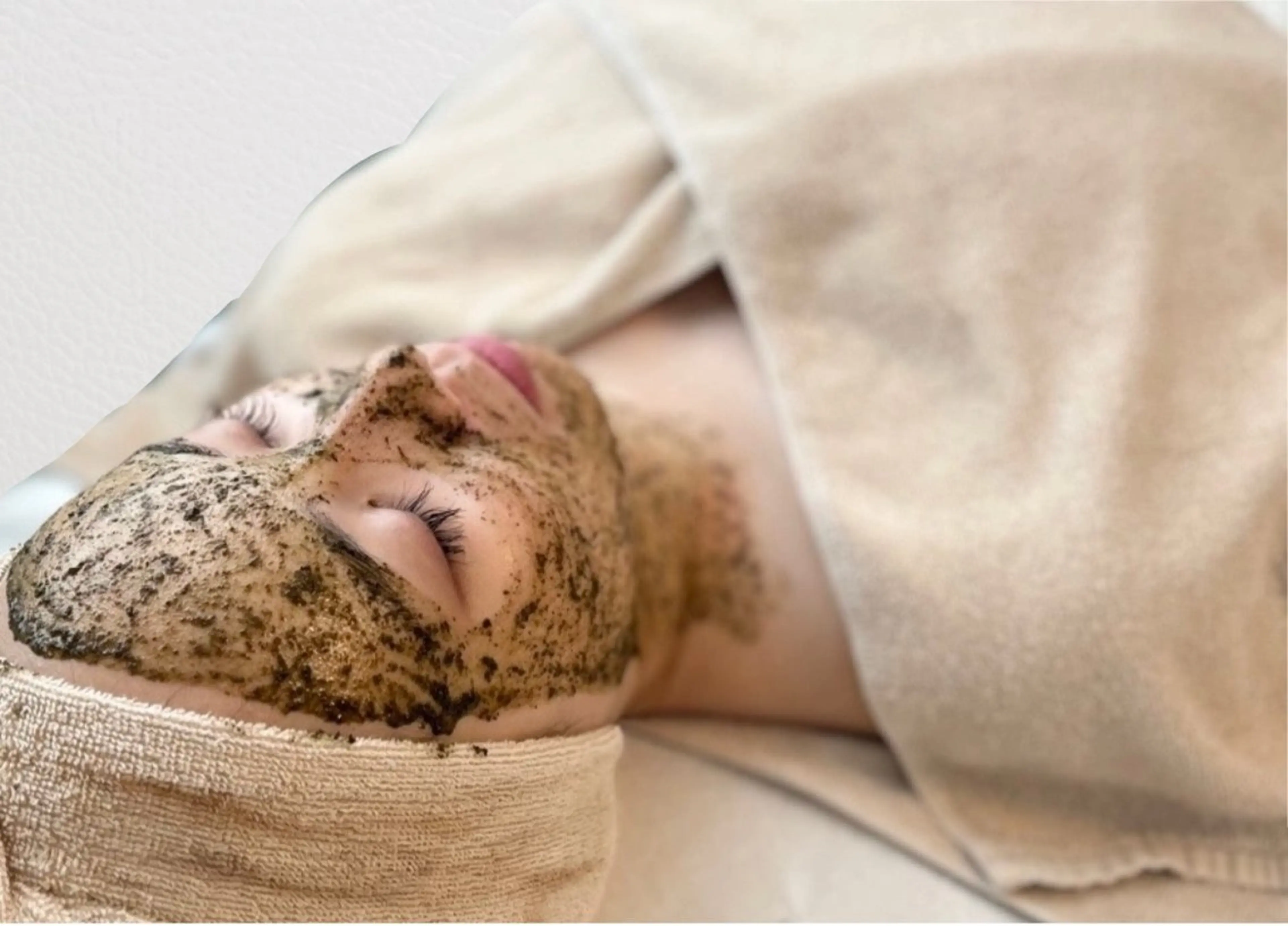 mumu 野々市若松店所属・mumu Rちゃんの眉毛・アイブロウイメージ