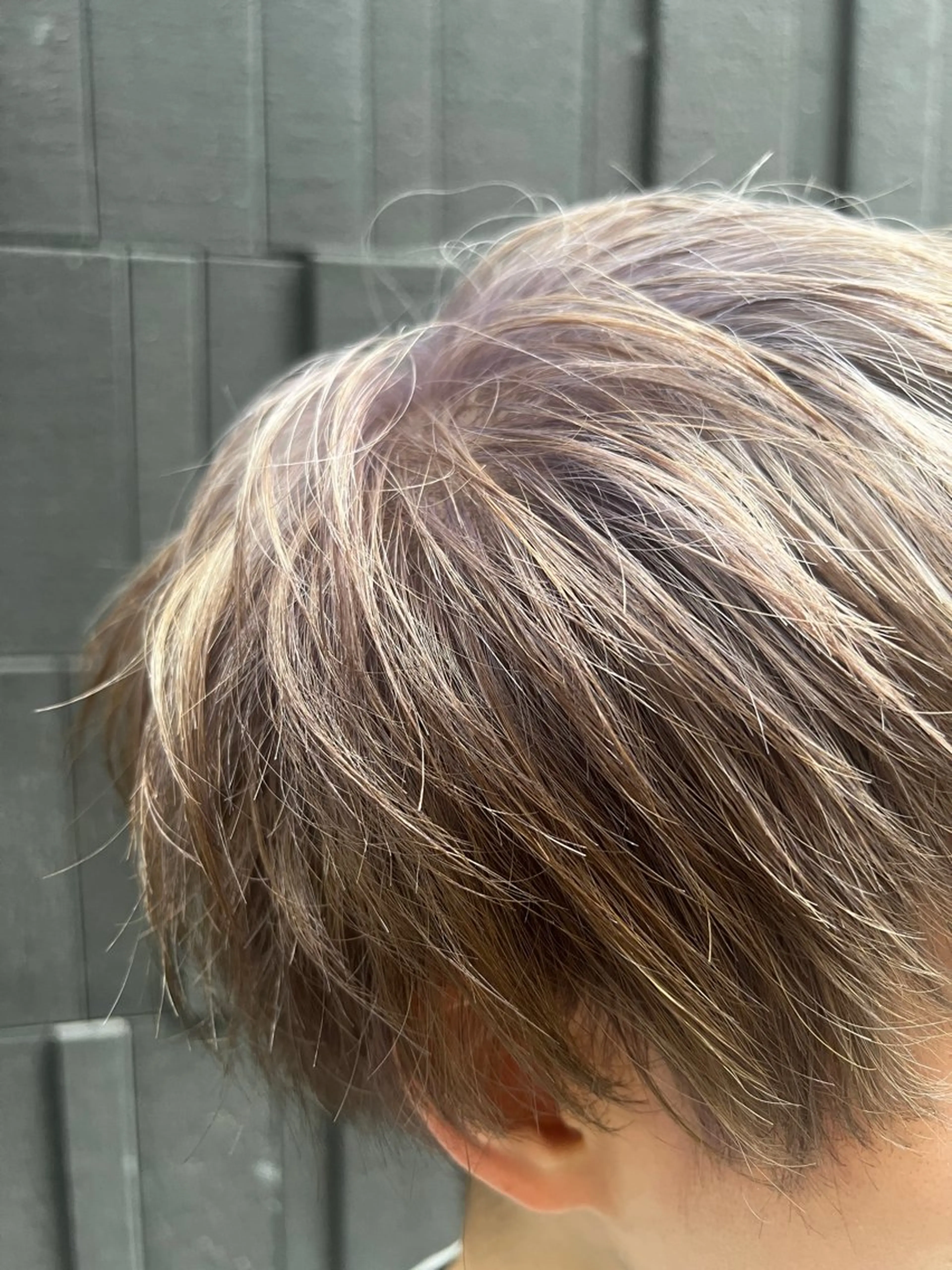 ショート カラー ブリーチ ヘアカラー BEACH　HAIR&NAIL所属・両国駅徒歩1分⭐️ アイロン仕上げのヘアスタイル