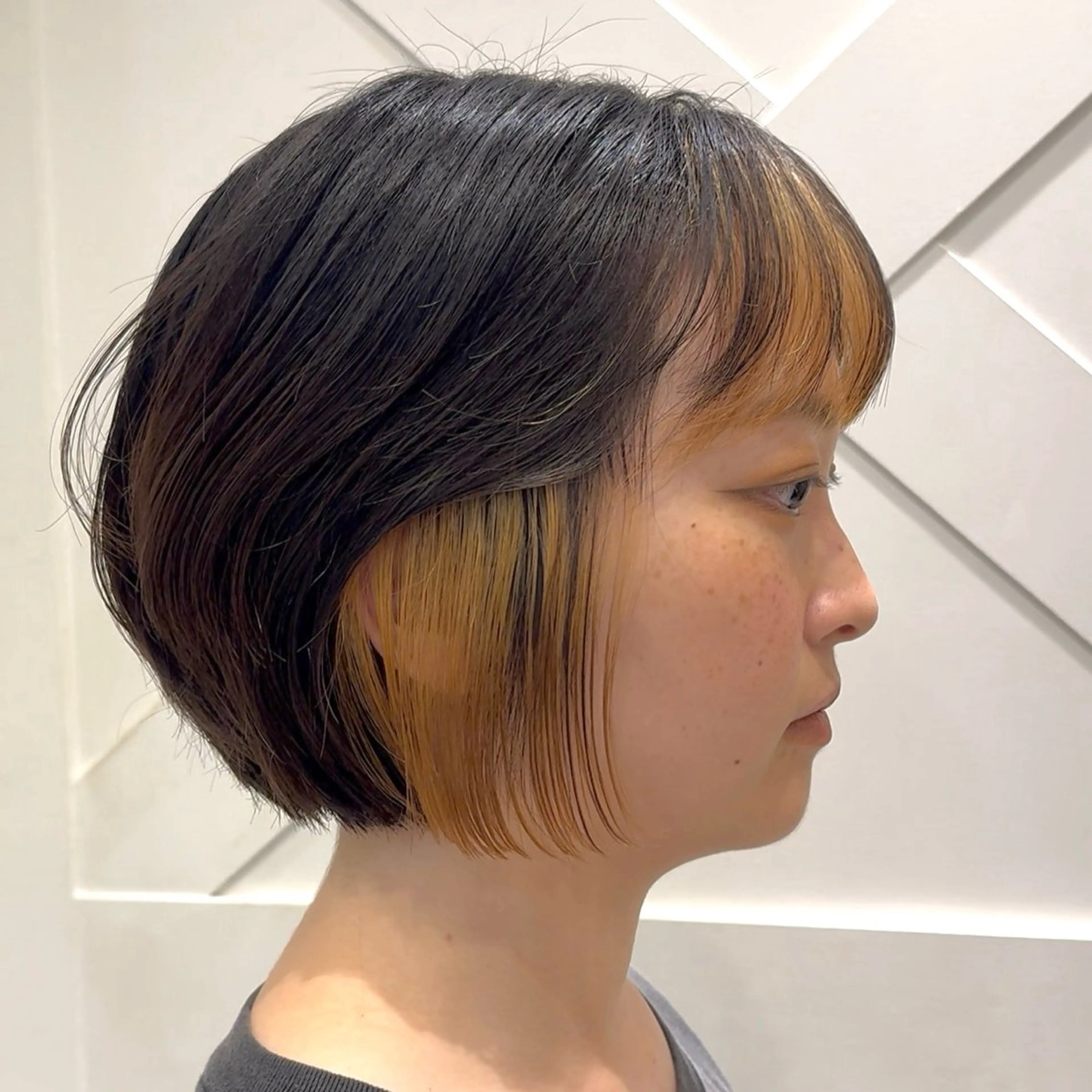 ショート 横浜｜韓国レイヤー｜ 暖色カラー｜まなとのヘアスタイル