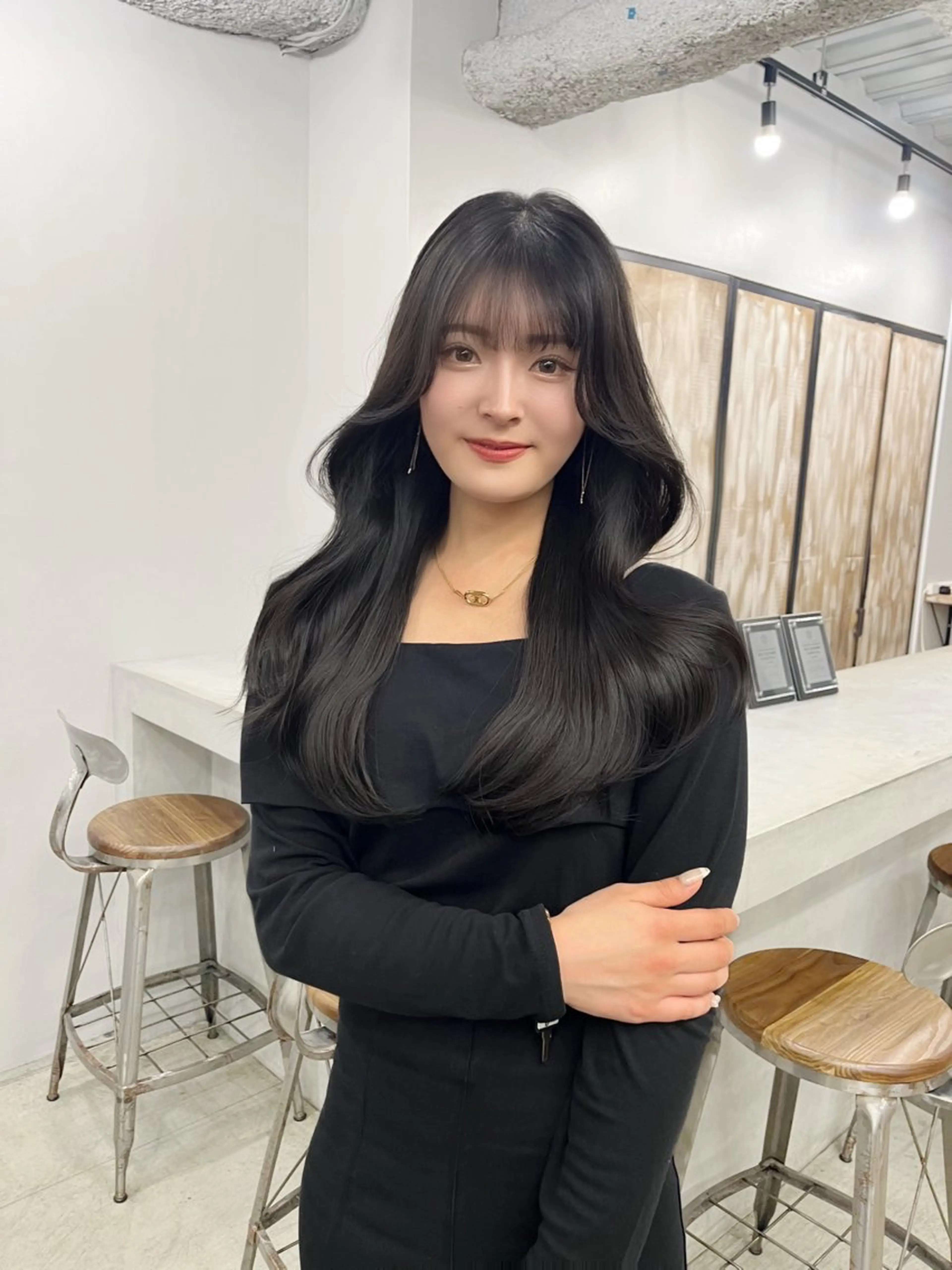 ロング カラー 黒髪 ブルーカラー ブルーブラック 透明感カラー グレージュ カット ヘアカラー トリートメント ヘアセット 韓国ヘア🫧 KAZUTOのヘアスタイル