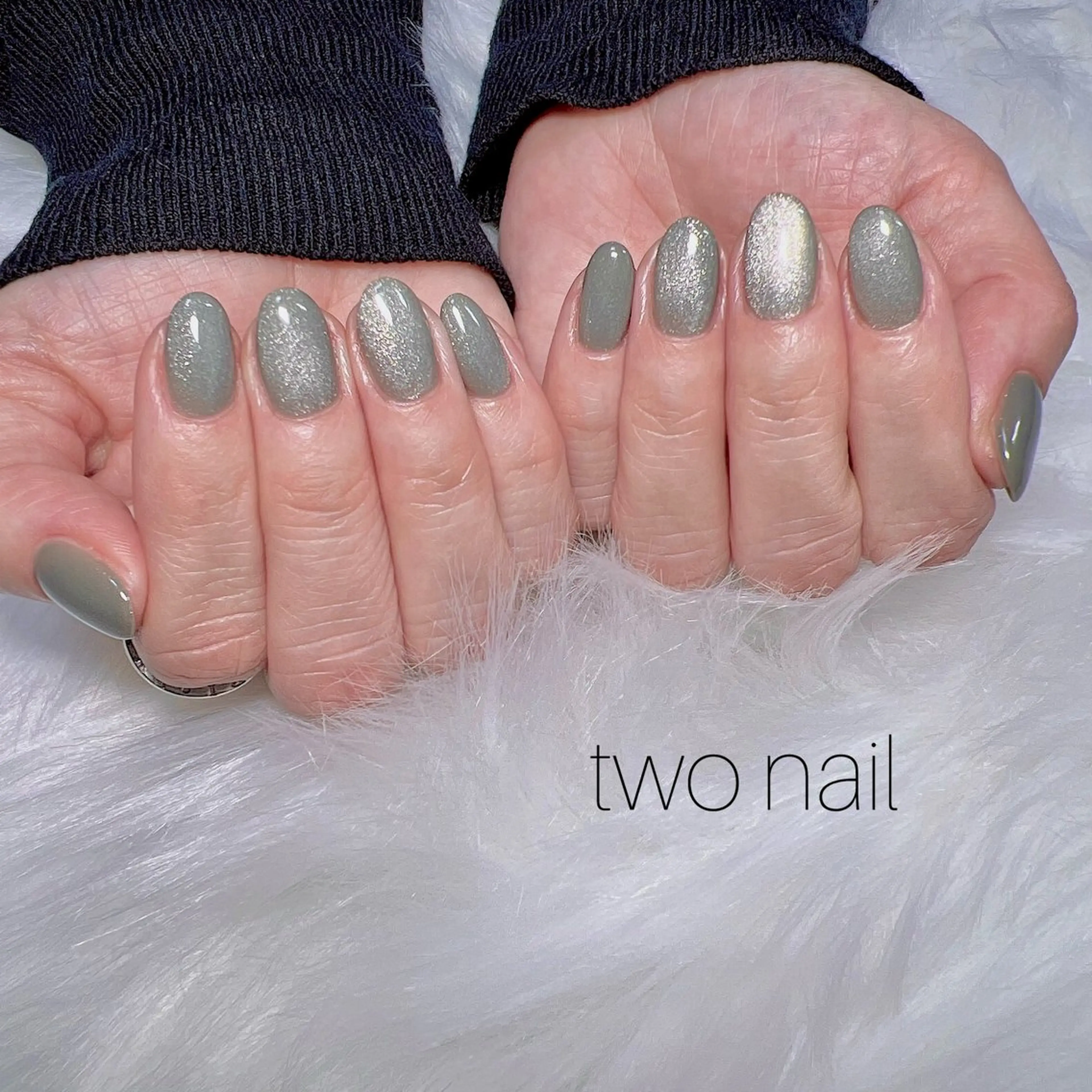 ネイル キラキラネイル マグネットネイル ネイルチップ ホワイト ハンドネイル two nailのネイルデザイン