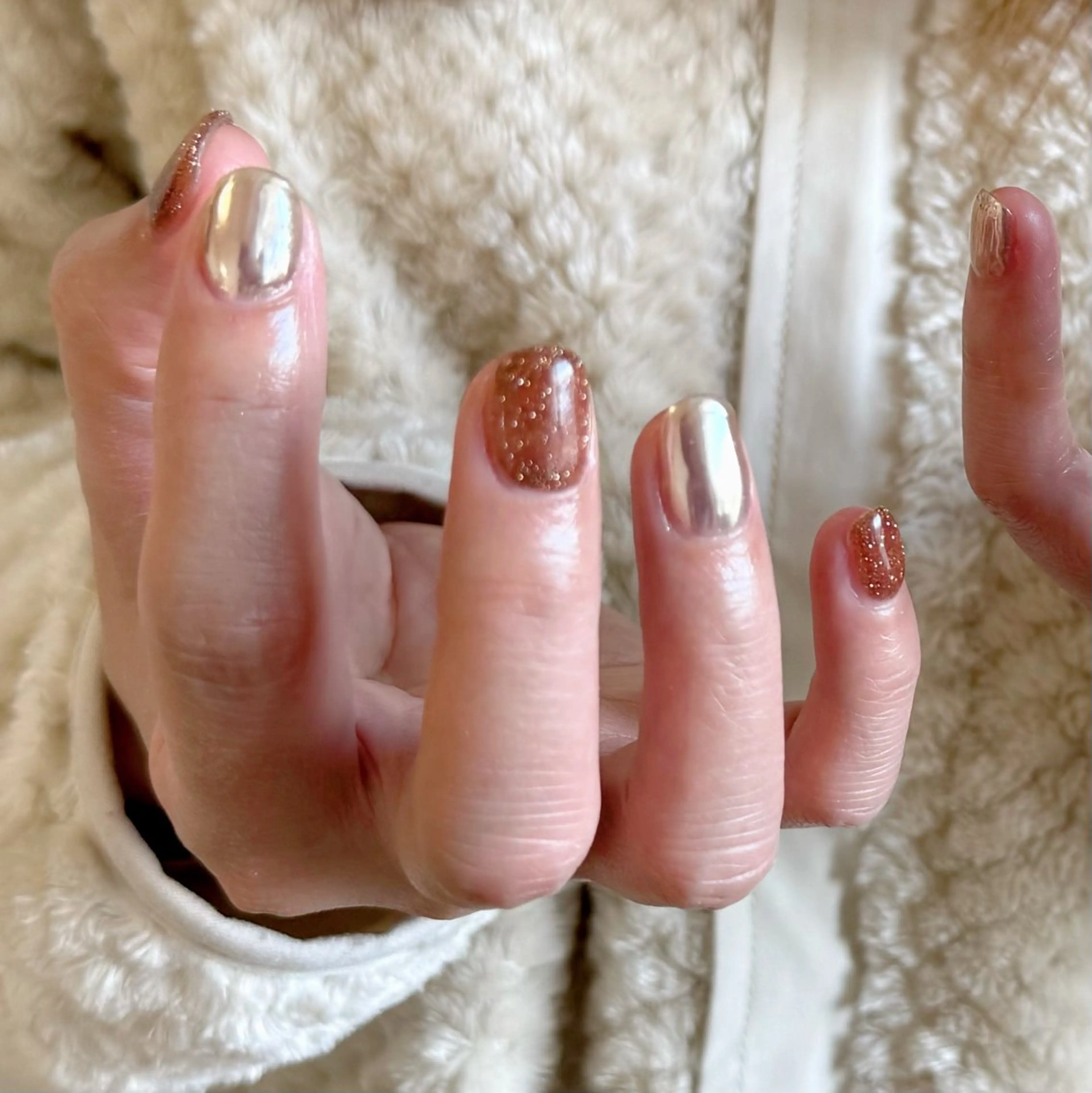 ネイル ブラウン フラッシュネイル ゴールド ミラーネイル ワンカラーネイル nail salon kicchiのネイルデザイン