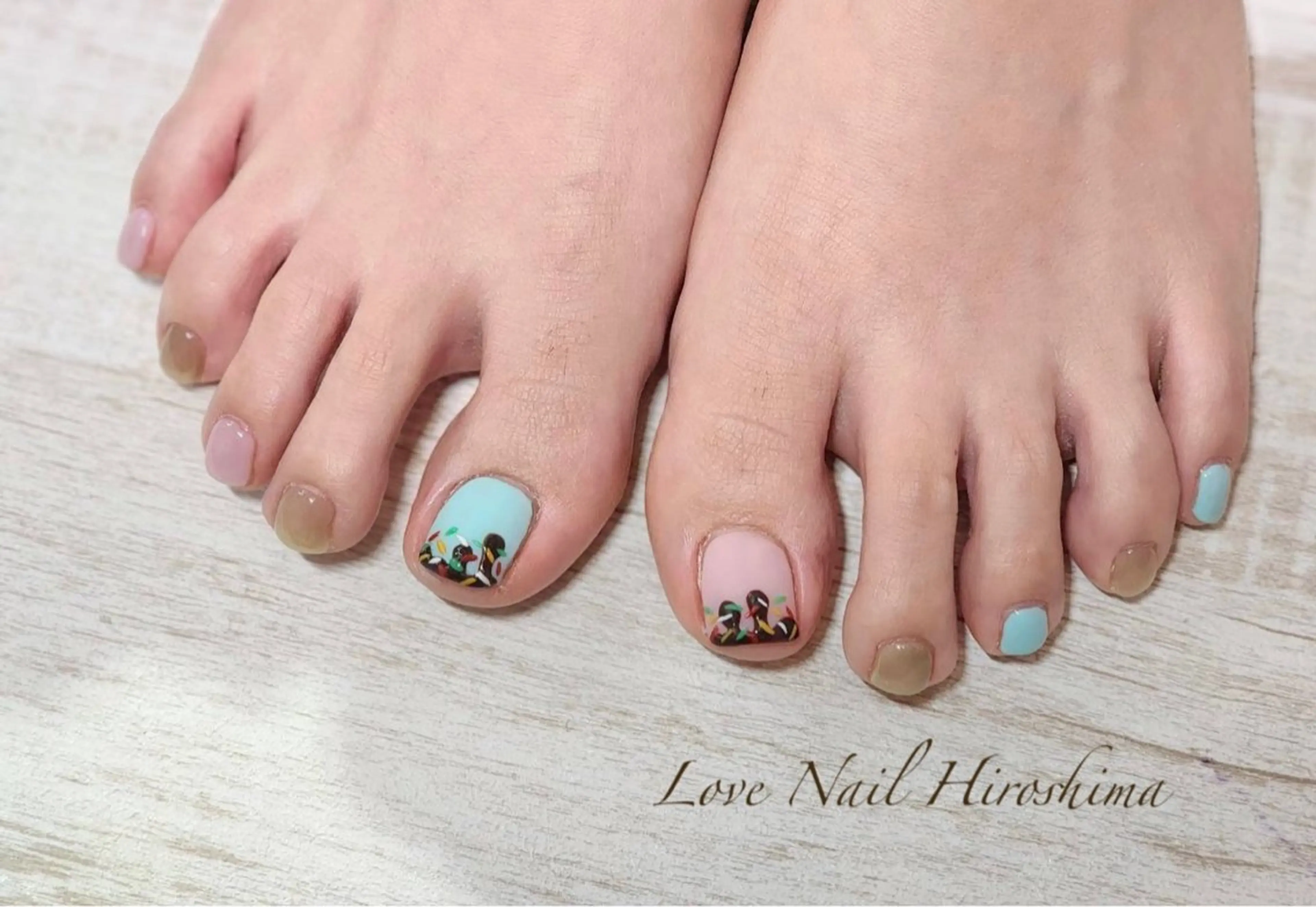ネイル フットネイル ジェルネイル LoveNaii広島店所属・LoveNail HIROSHIMAのネイルデザイン