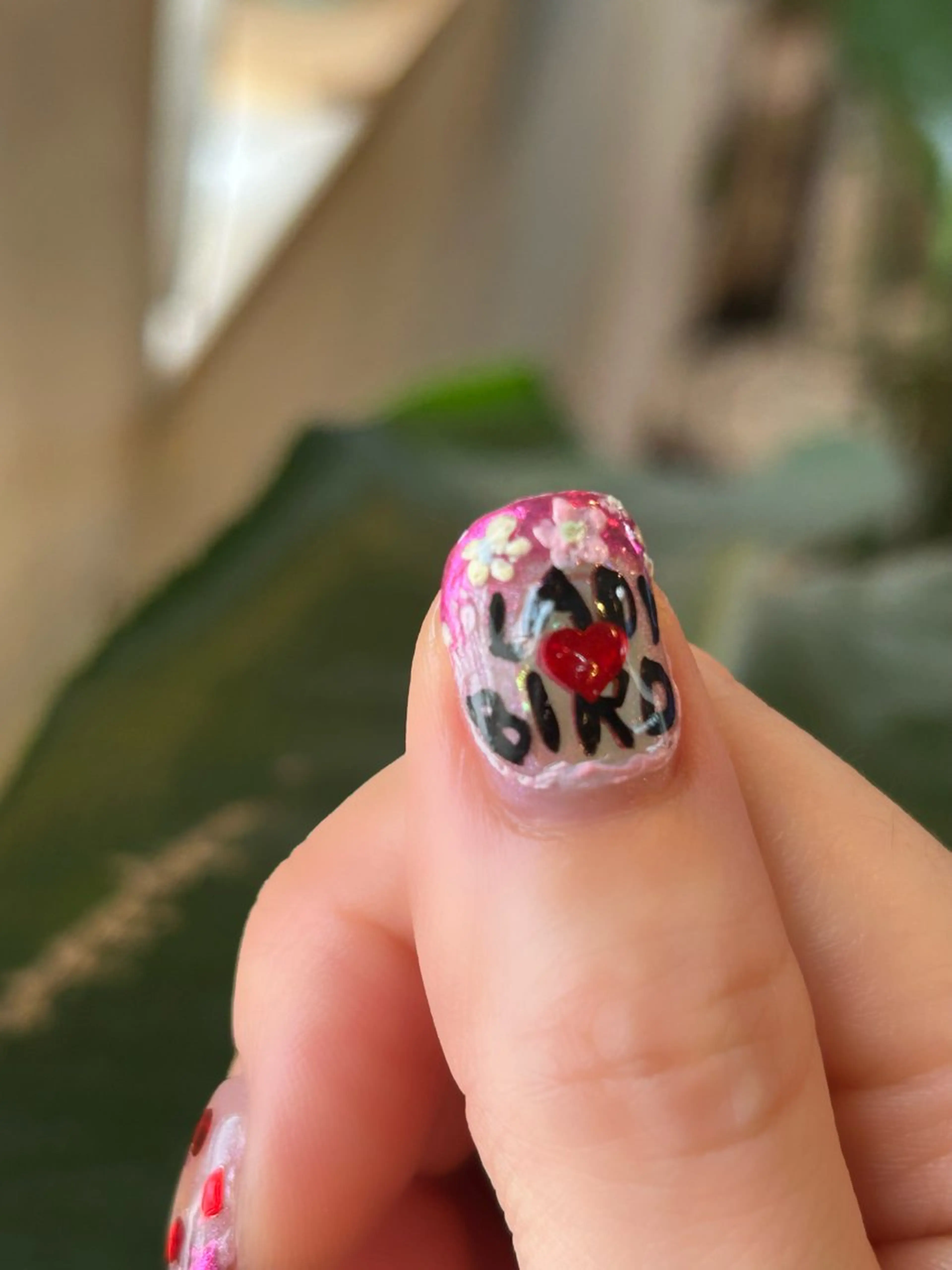 ネイル ハンドネイル lady bird yoshieのネイルデザイン