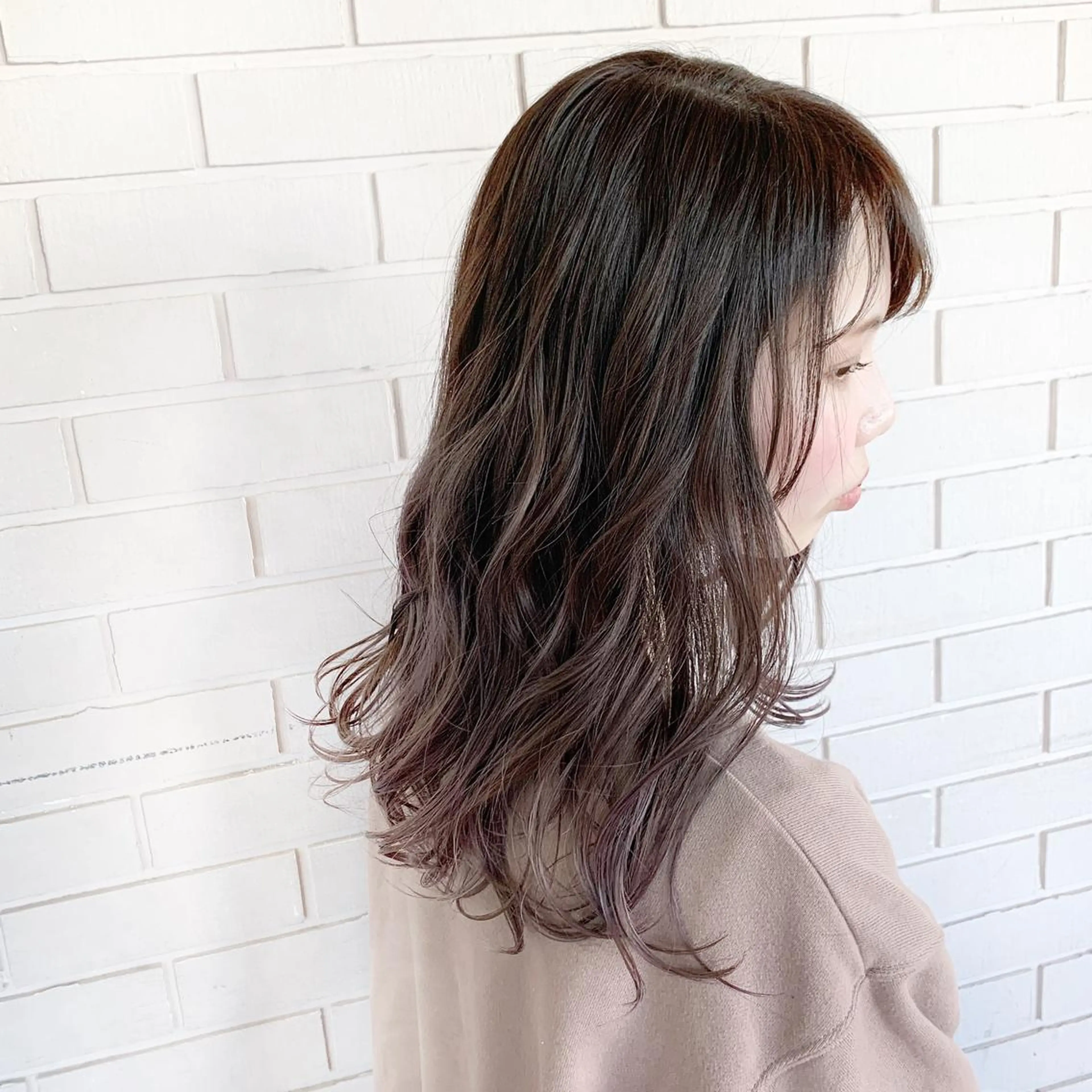 セミロング カラー 杉村 未来のヘアスタイル